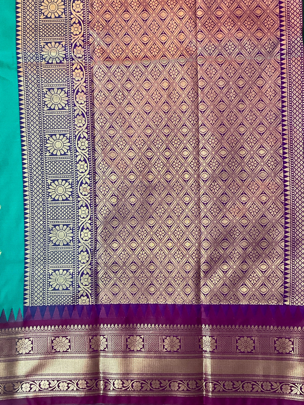 Kanchipuram Pattu Silk Saree in Sea Green with Contrast Pallu & Kanchi Border Blouse