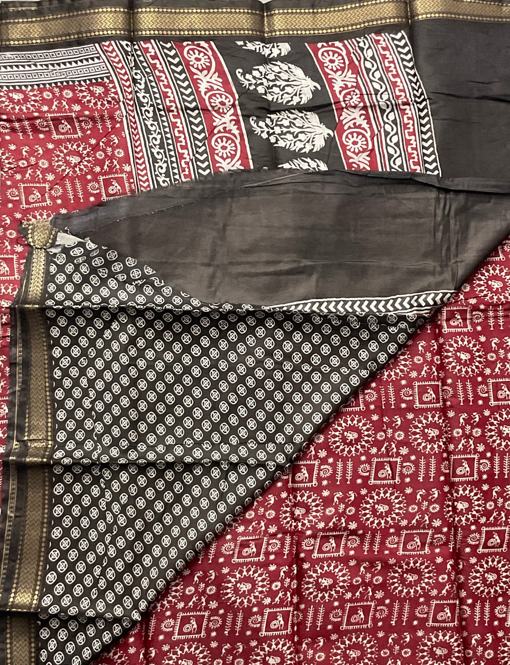Vareli Kalamkari Printed Soft Silk Saree in Red with Black Contrast Pallu and Gold Border