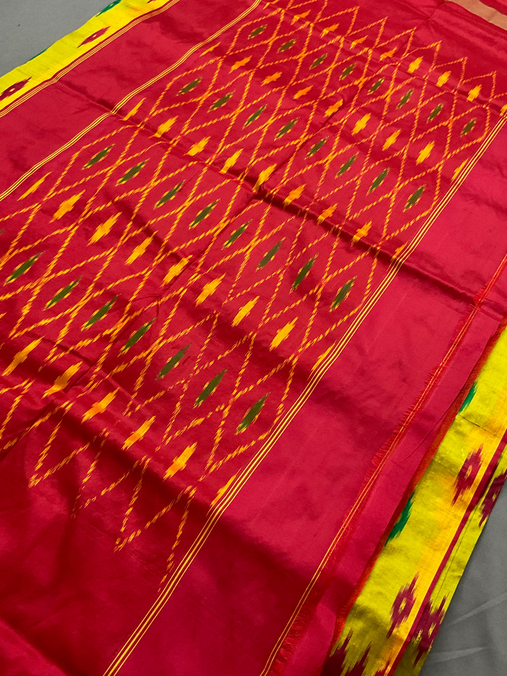 Green Pochampally Single Ikat Silk Saree — Red Patola Border & Pallu