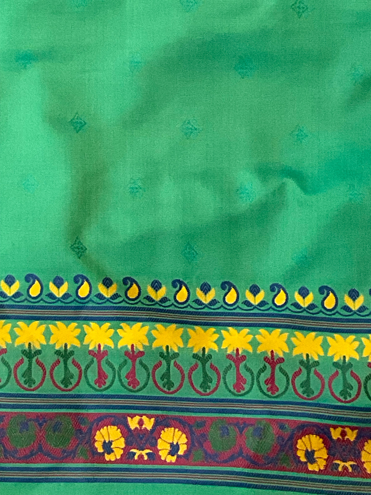 Vibrant Green Jamdani Silk Saree with Temple Border and Dark Green Pallu