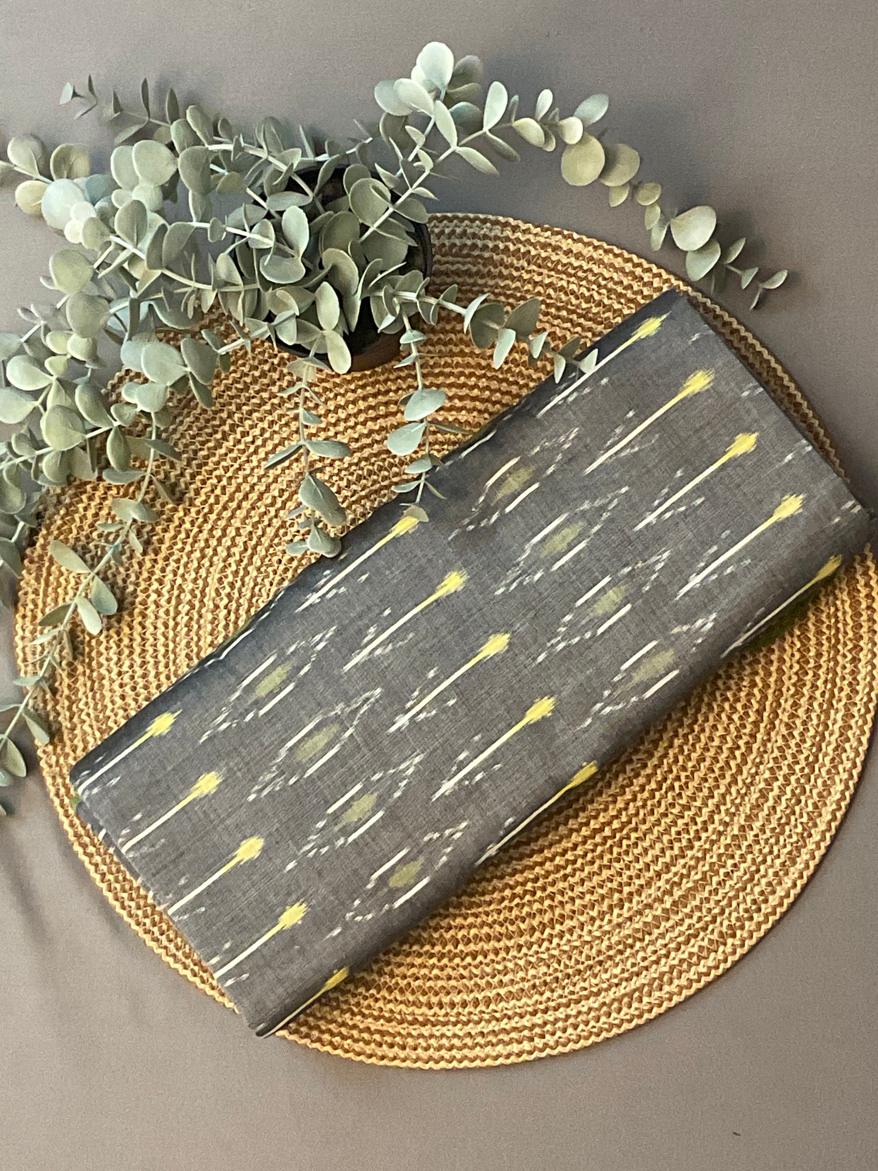 Grey Pochampally Ikat Handloom Cotton Saree with Contrast Pallu – Without Blouse
