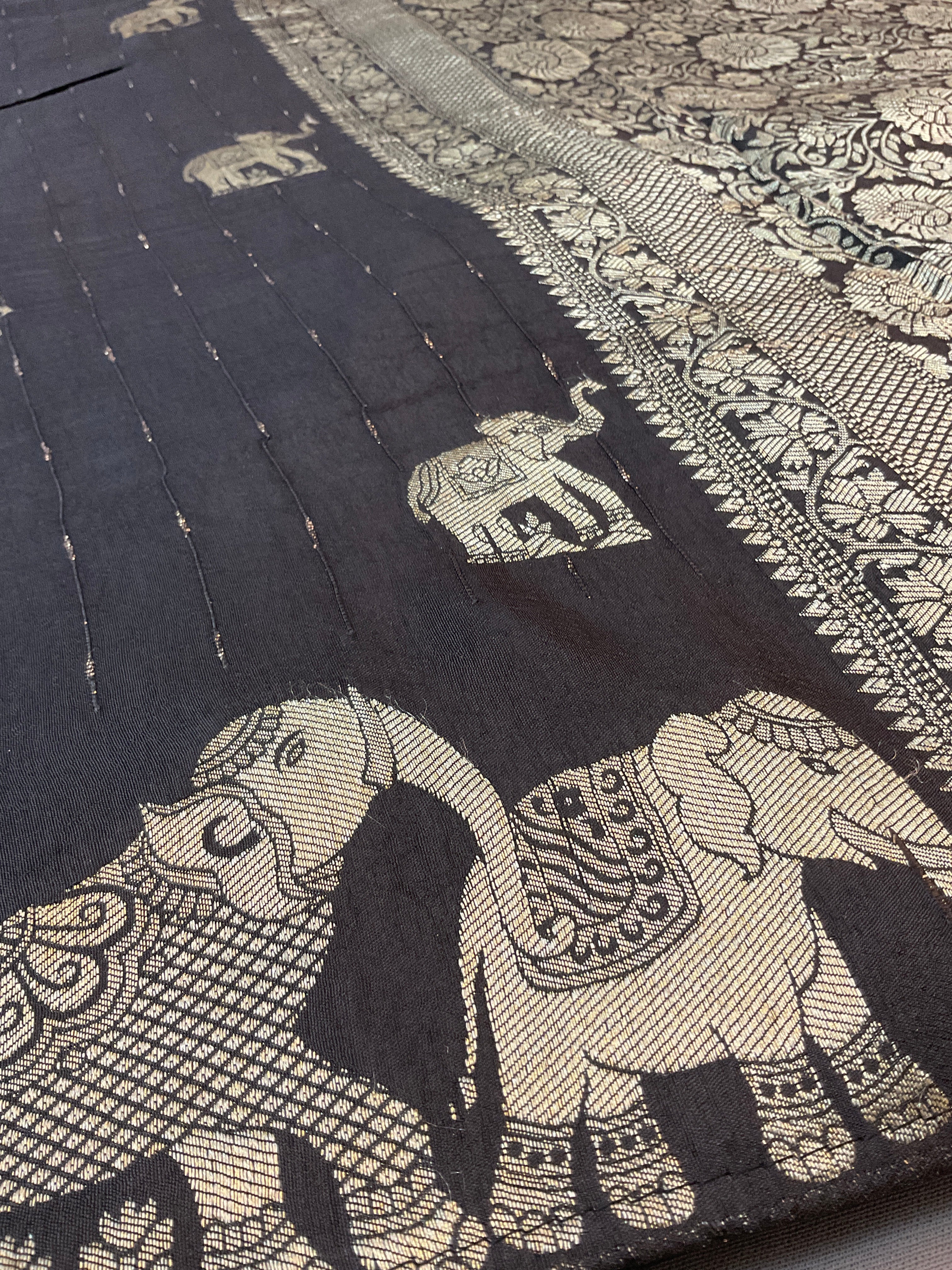 Black Nizami Handloom Soft Silk Saree with Golden Pallu & Plain Blouse