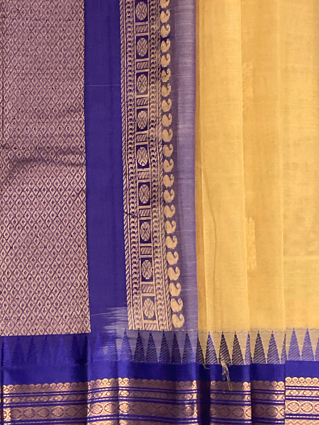 Cream sico body with zari buttis, handloom Gadwal silk saree