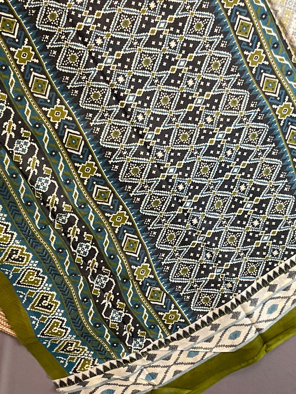 Off White Pochampally Floral Printed Cotton Saree with Blouse