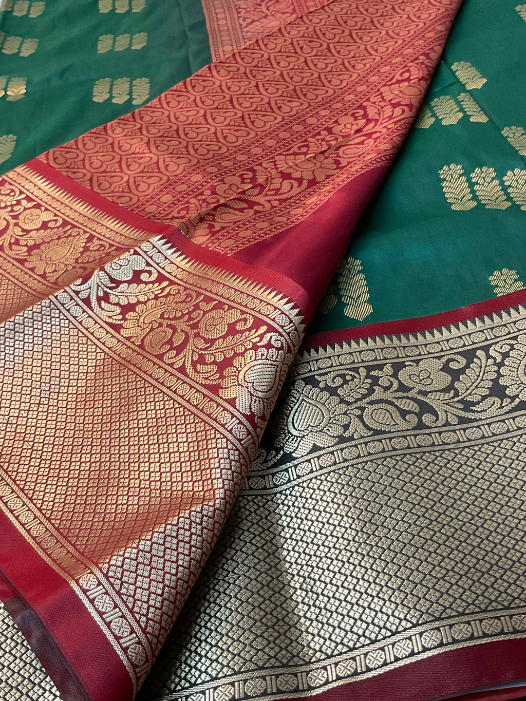 Kanchipuram Pattu Silk Saree in Dark Green with Contrast Pallu & Kanchi Border Blouse