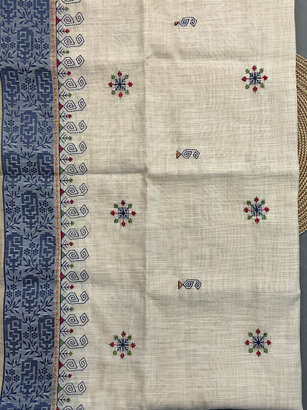 Kalamkari Hand Embroidery Cotton-Linen Saree – Off-White with Dark Blue Vareli Embroidery & Blouse