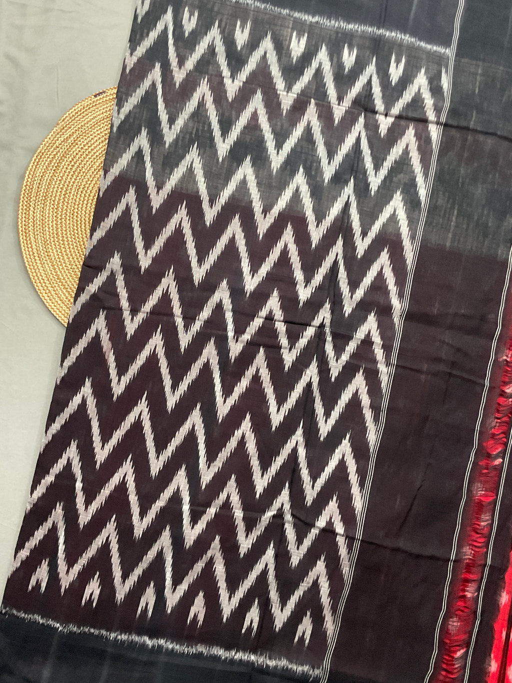 Red Pochampally Handloom Cotton Saree – Ikkat Border with Black Blouse