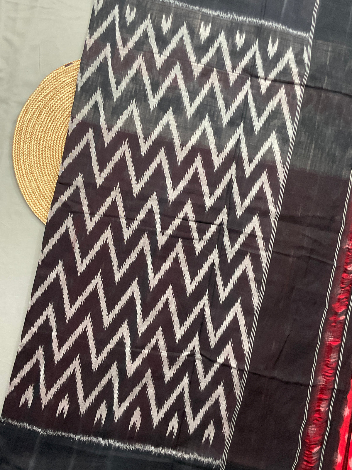 Red Pochampally Handloom Cotton Saree – Ikkat Border with Black Blouse
