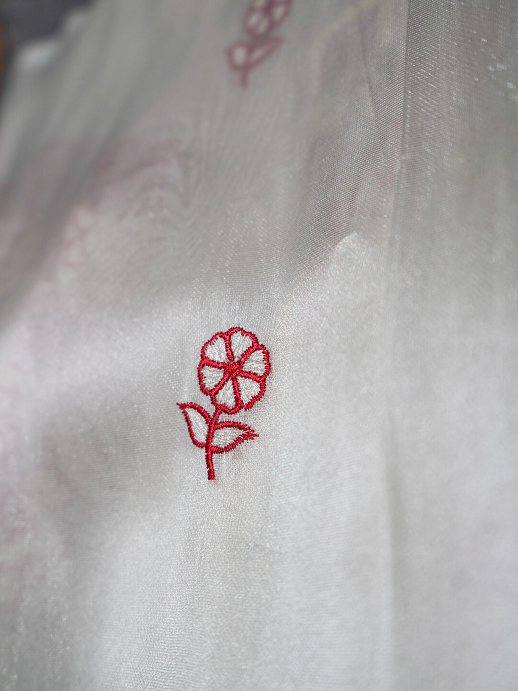 White & Red Pure Tissue Silk Saree – Heavy Animal-Motif Embroidery Designer Saree