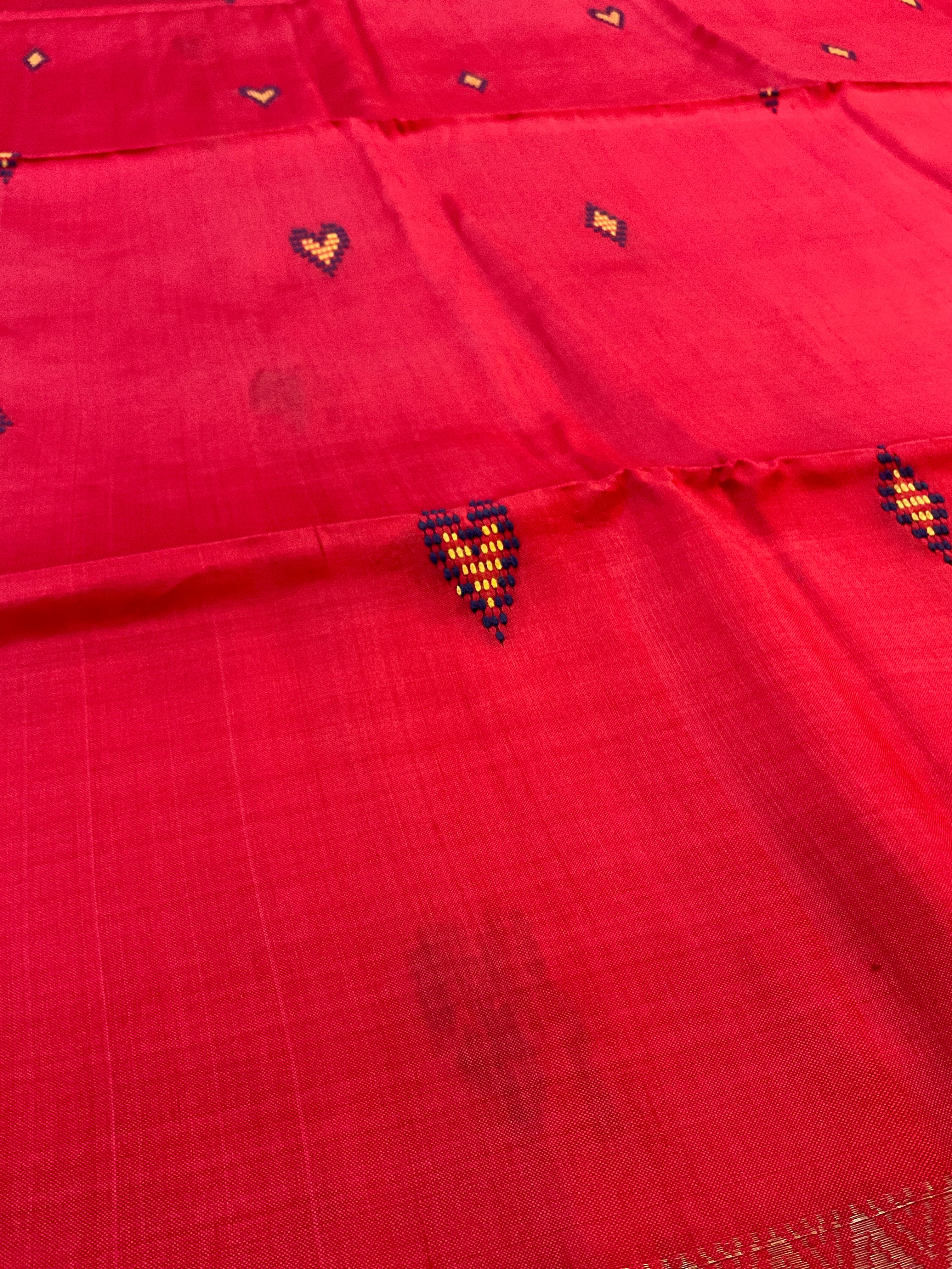 Handwoven Pure Silk Saree in Green with Rich Weave Pallu, Contrast Border & Blouse