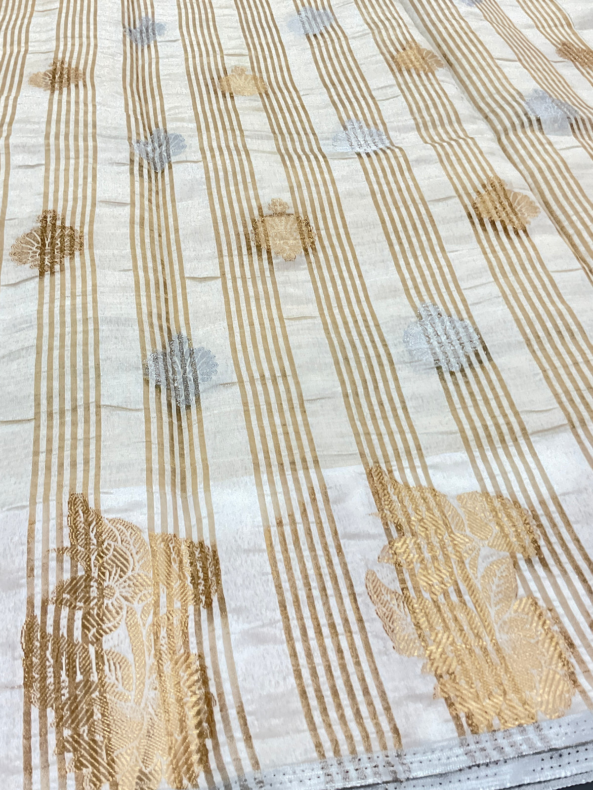 White and gold zari butti silk saree design 3