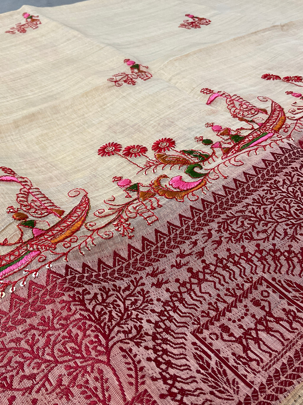 Kalamkari Hand Embroidery Cotton-Linen Saree – Off-White with Red Vareli Embroidery & Blouse