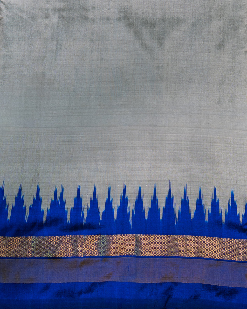 Grey Pochampally Pure Silk Saree — Temple Border, Royal Blue Pallu & Plain Blouse