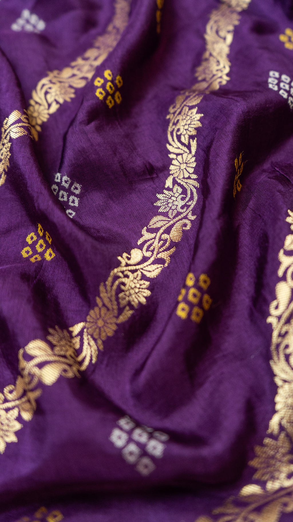 Deep Purple Pure Handloom Silk Saree – Bandhej Weave, Rajwada Pallu & Heavy Embroidered Border