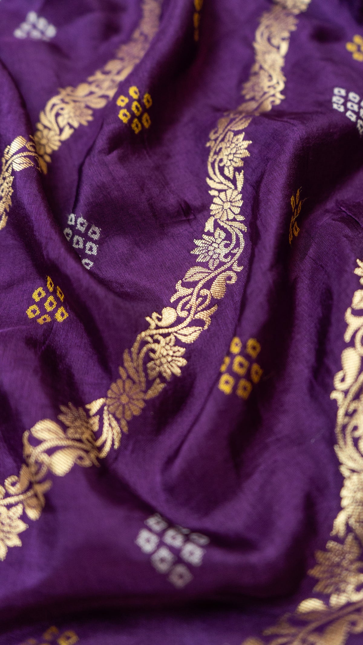 Deep Purple Pure Handloom Silk Saree – Bandhej Weave, Rajwada Pallu & Heavy Embroidered Border