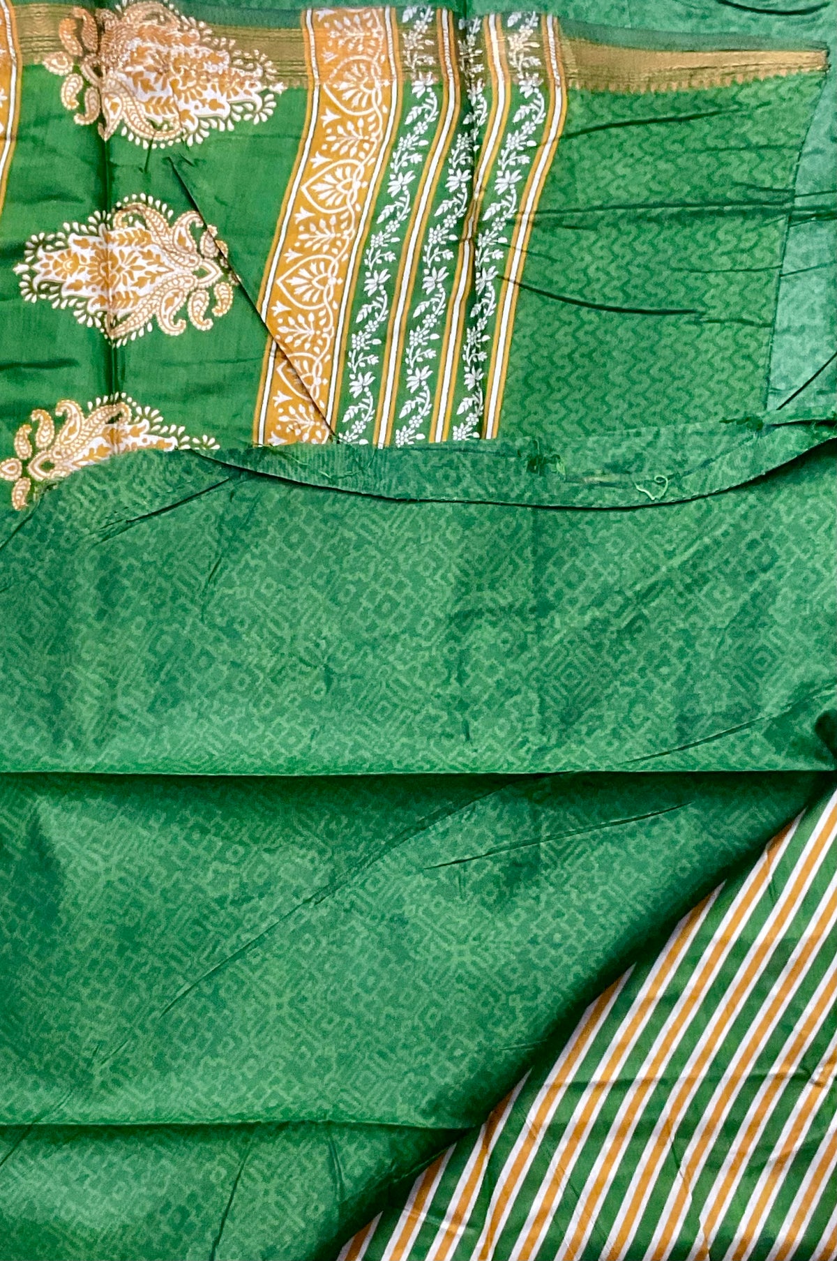 Kalamkari Leheriya Printed Soft Silk Saree in Green with Designer Pallu and Gold Border