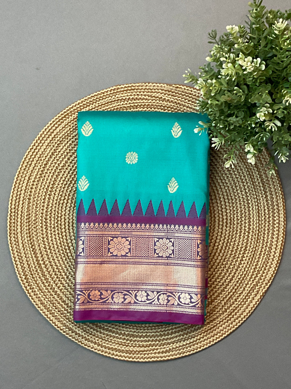 Kanchipuram Pattu Silk Saree in Sea Green with Contrast Pallu & Kanchi Border Blouse