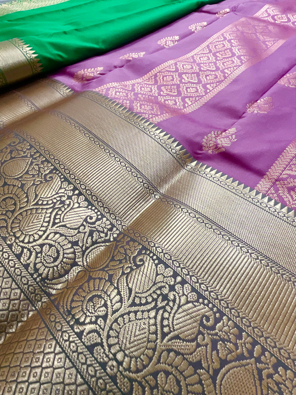 Lavender Kanchipuram Pattu Silk Saree — Green Contrast Pallu & Heavy Green Border, with Blouse