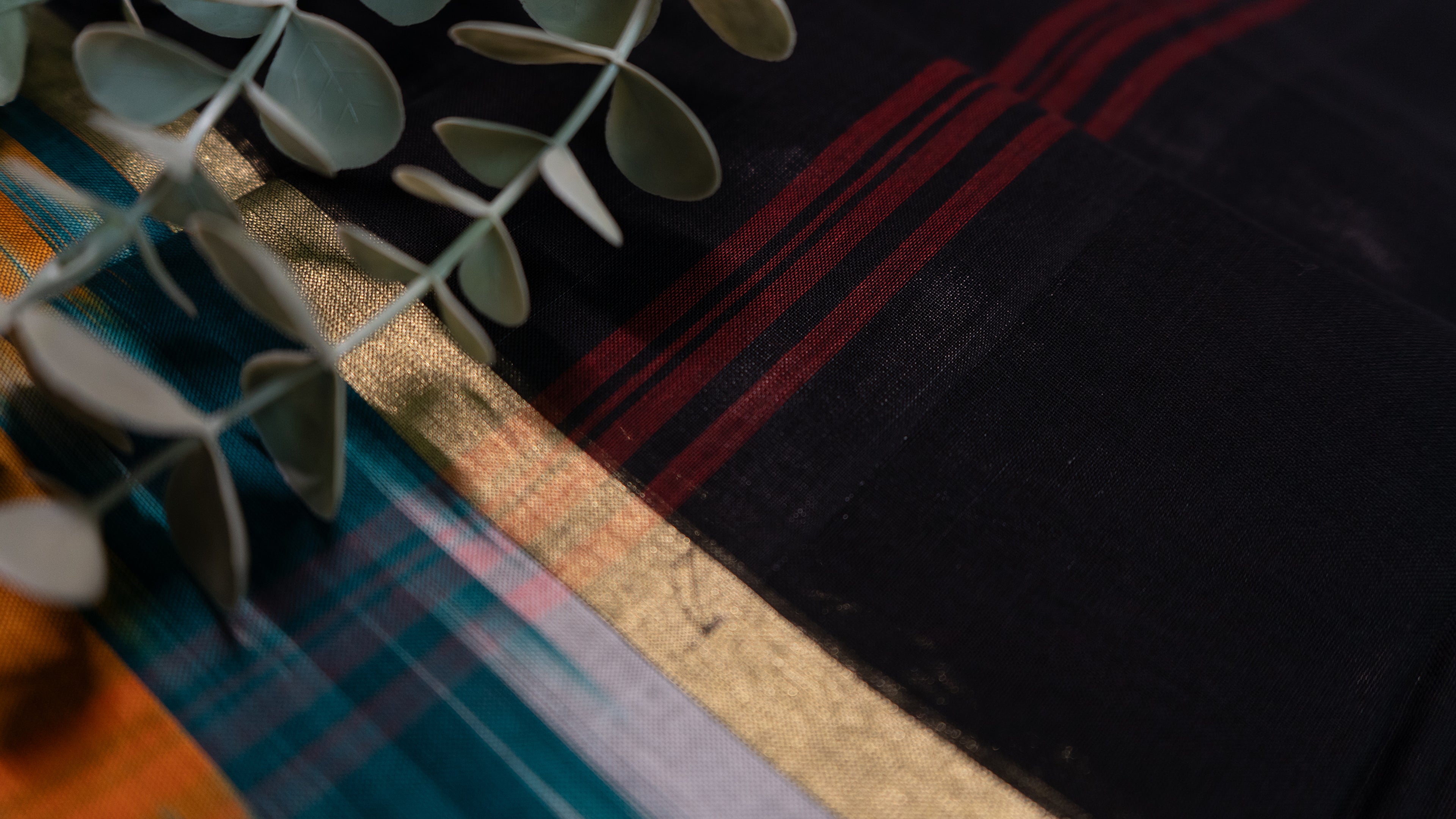 Deep Magenta Pochampally Ikat Cotton Saree with Zari Border