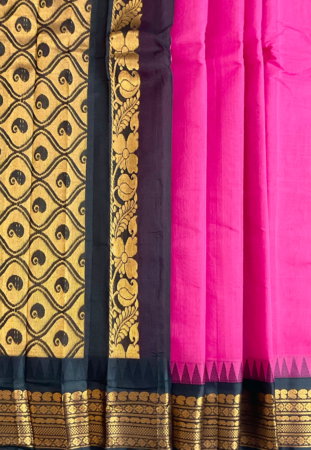 Pallu close-up of pink and black Gadwal silk saree