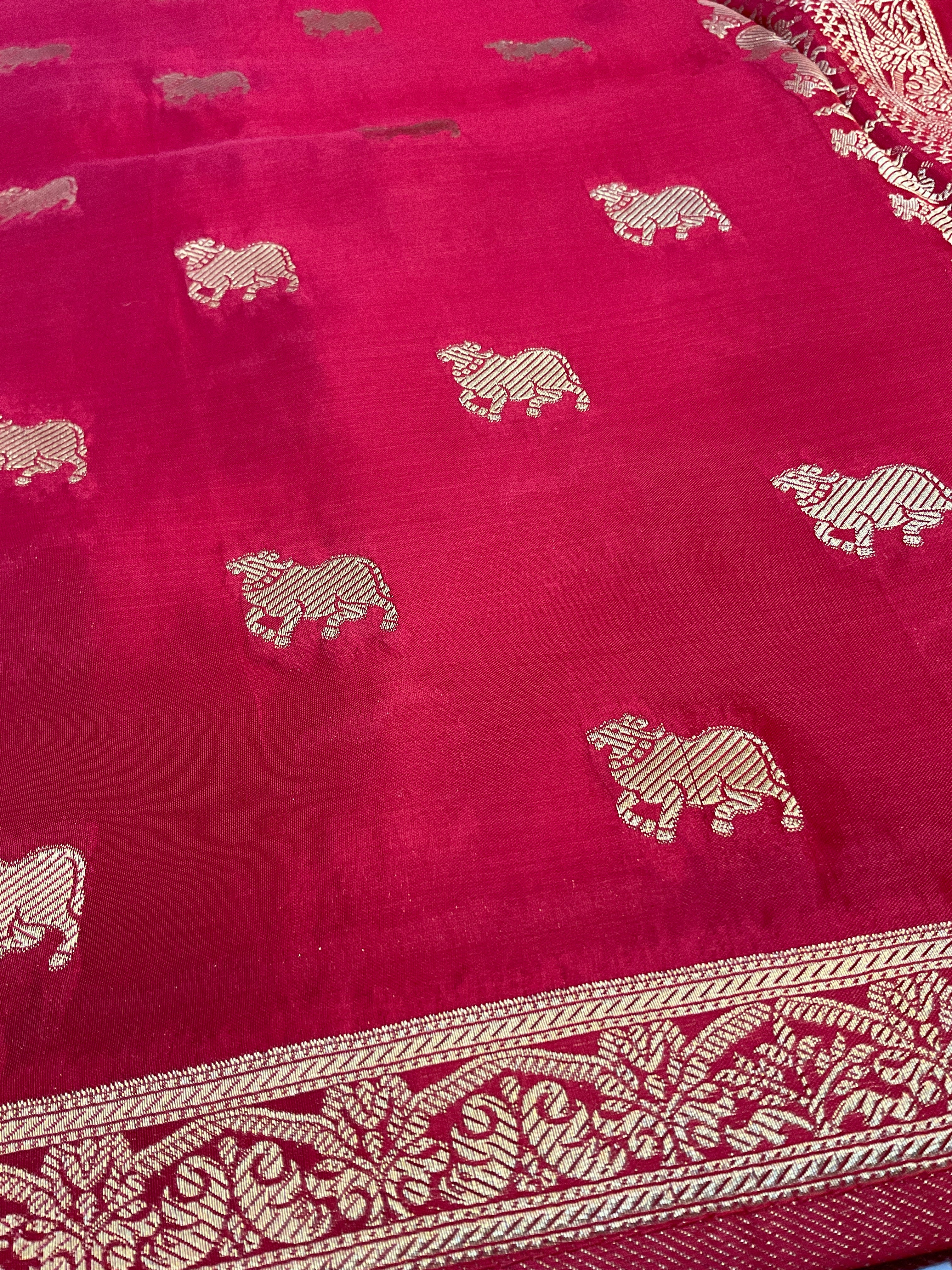 Red Nizami Handloom Soft Silk Saree with Golden Pallu & Plain Blouse