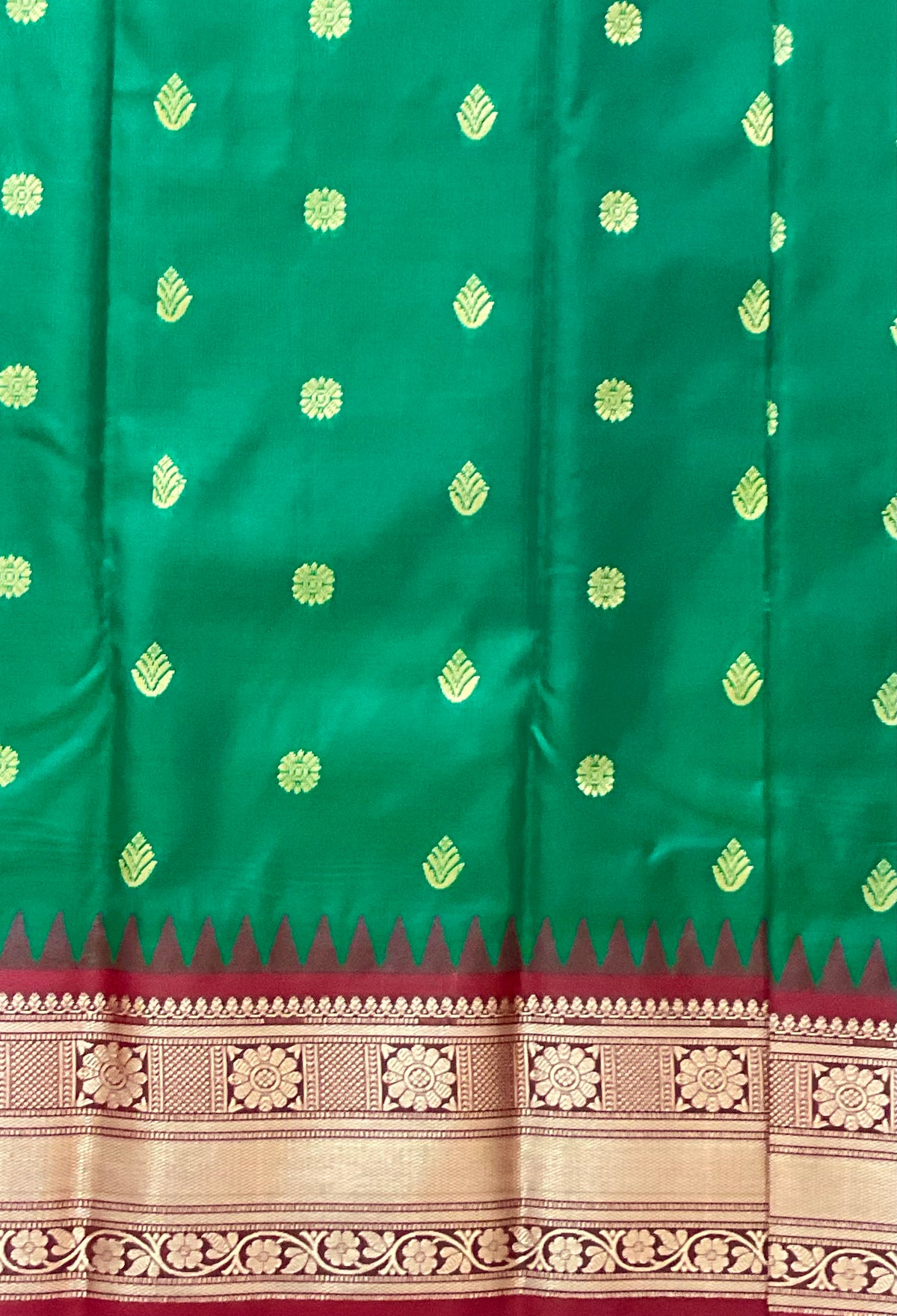 Green Kanchipuram Silk Saree – Red Contrast Pallu & Red Heavy Border with Blouse
