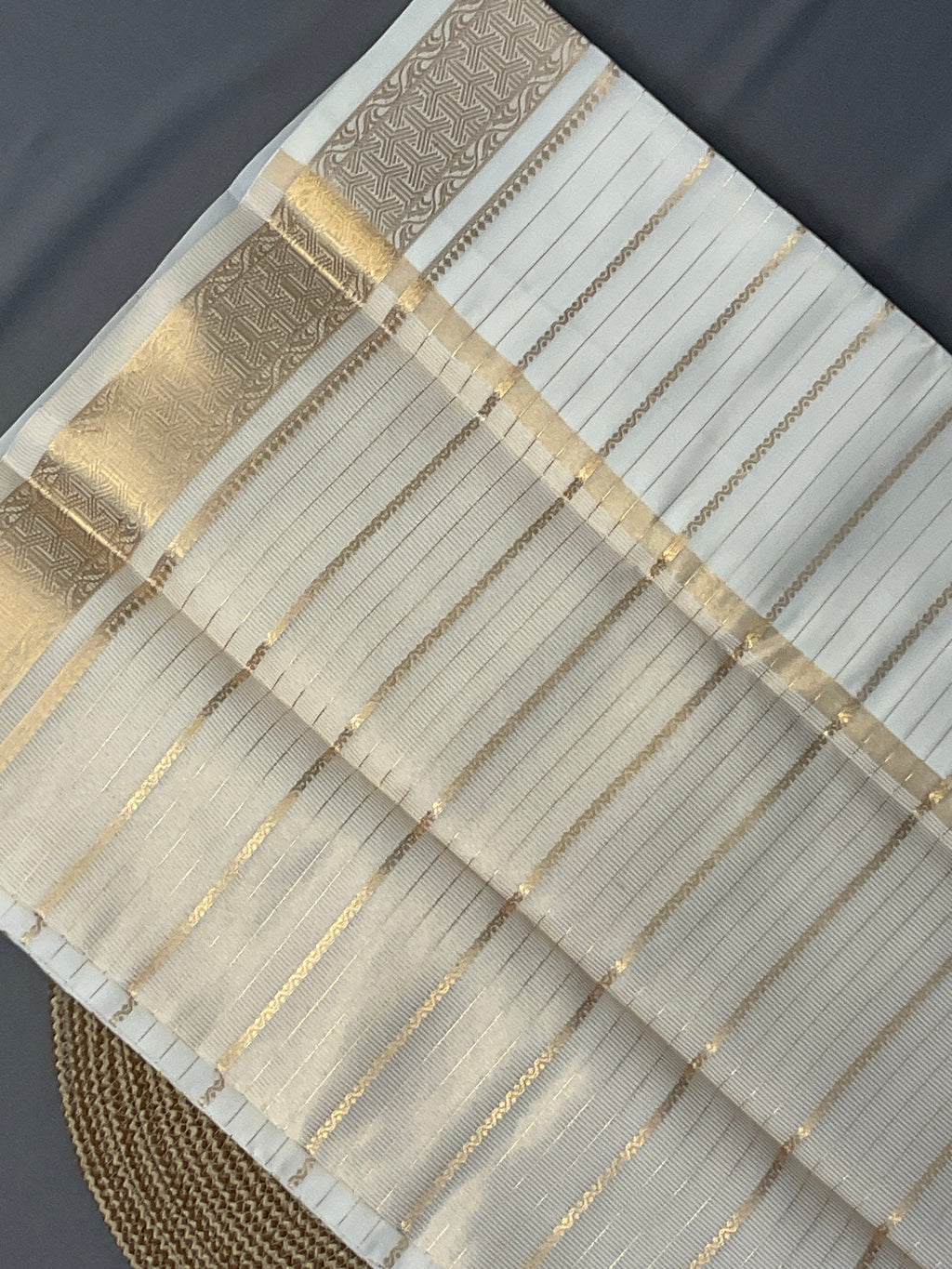 Designer White & Gold Kasavu Cotton Silk Saree with Zari Pallu & Blouse – Onam Special