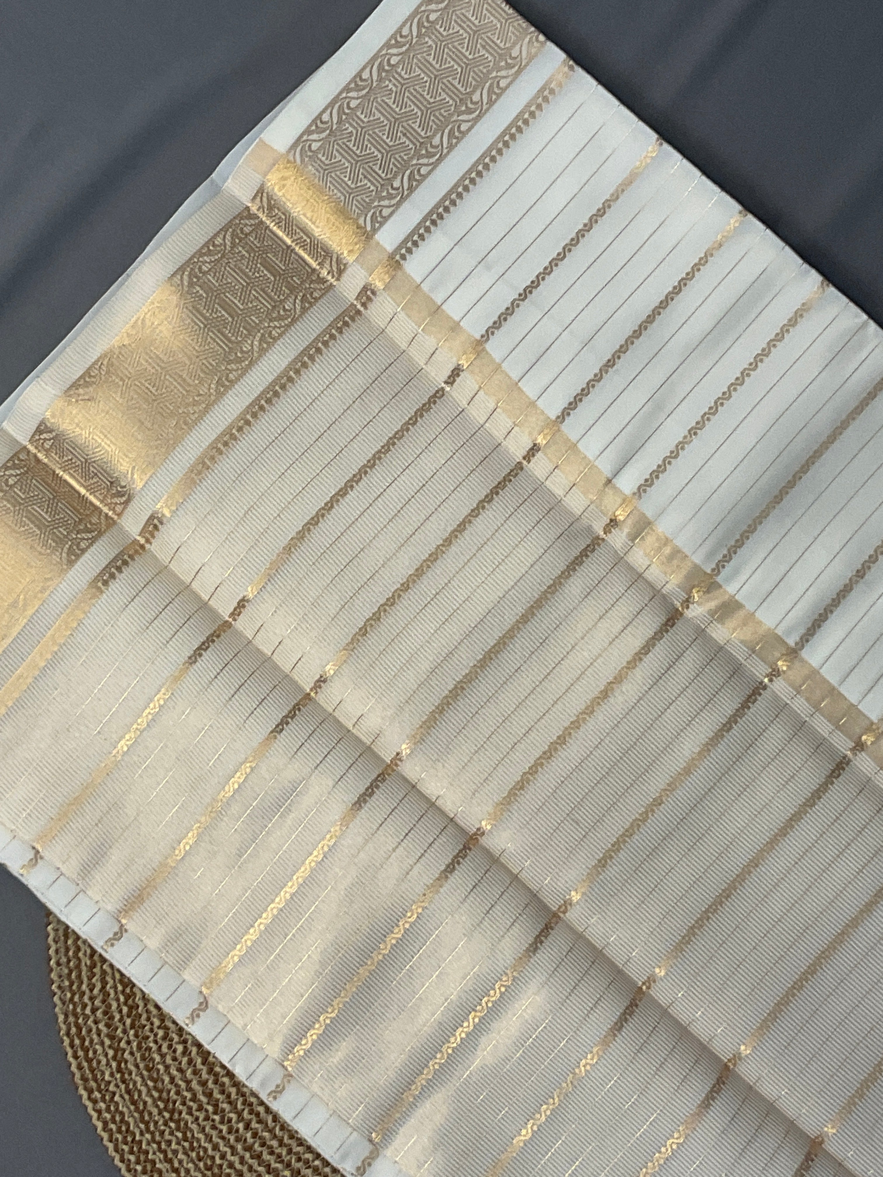 Designer White & Gold Kasavu Cotton Silk Saree with Zari Pallu & Blouse – Onam Special