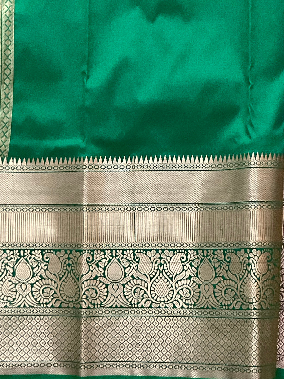 Lavender Kanchipuram Pattu Silk Saree — Green Contrast Pallu & Heavy Green Border, with Blouse