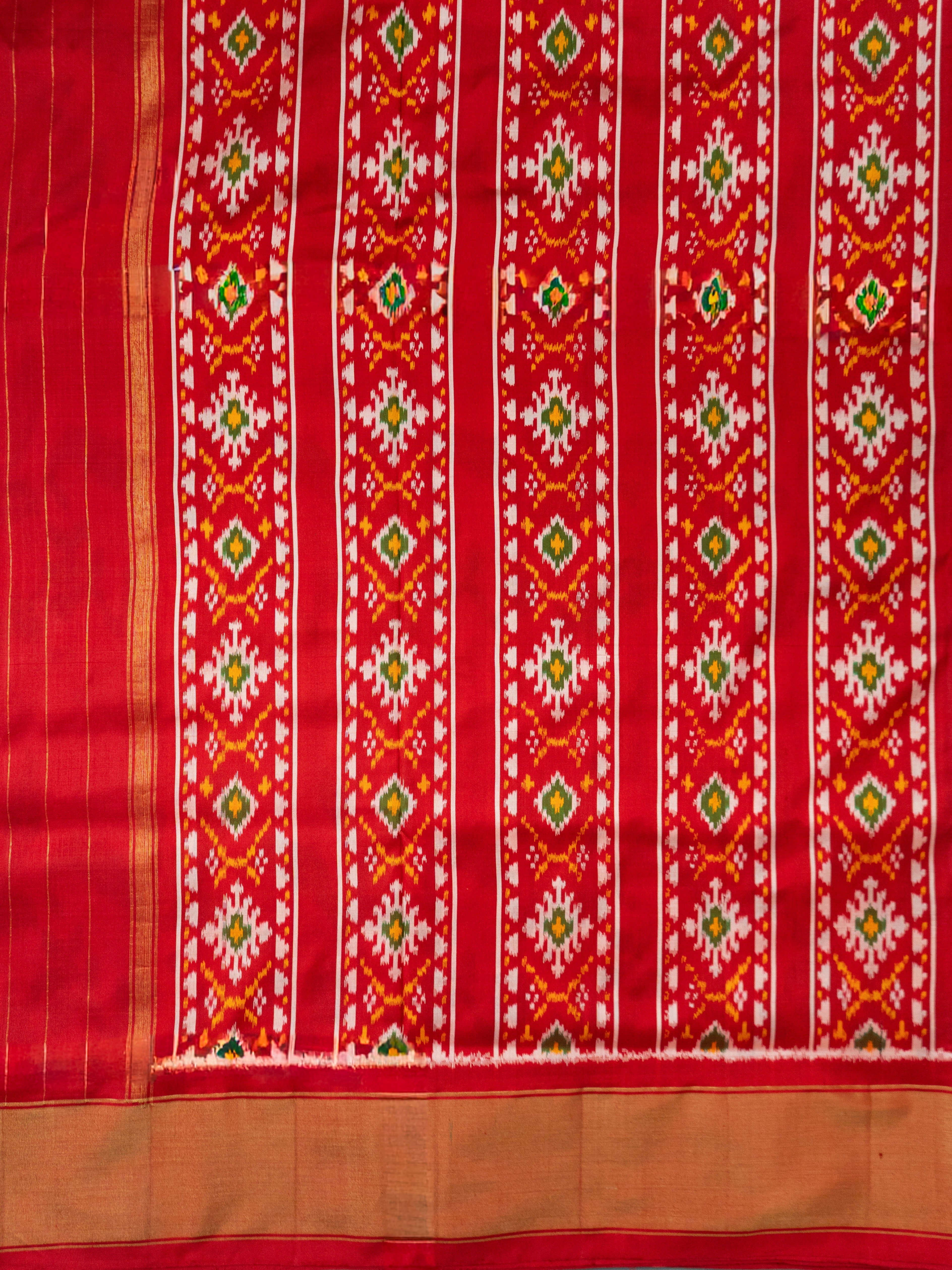 White Pochampally Floral Ikat Saree