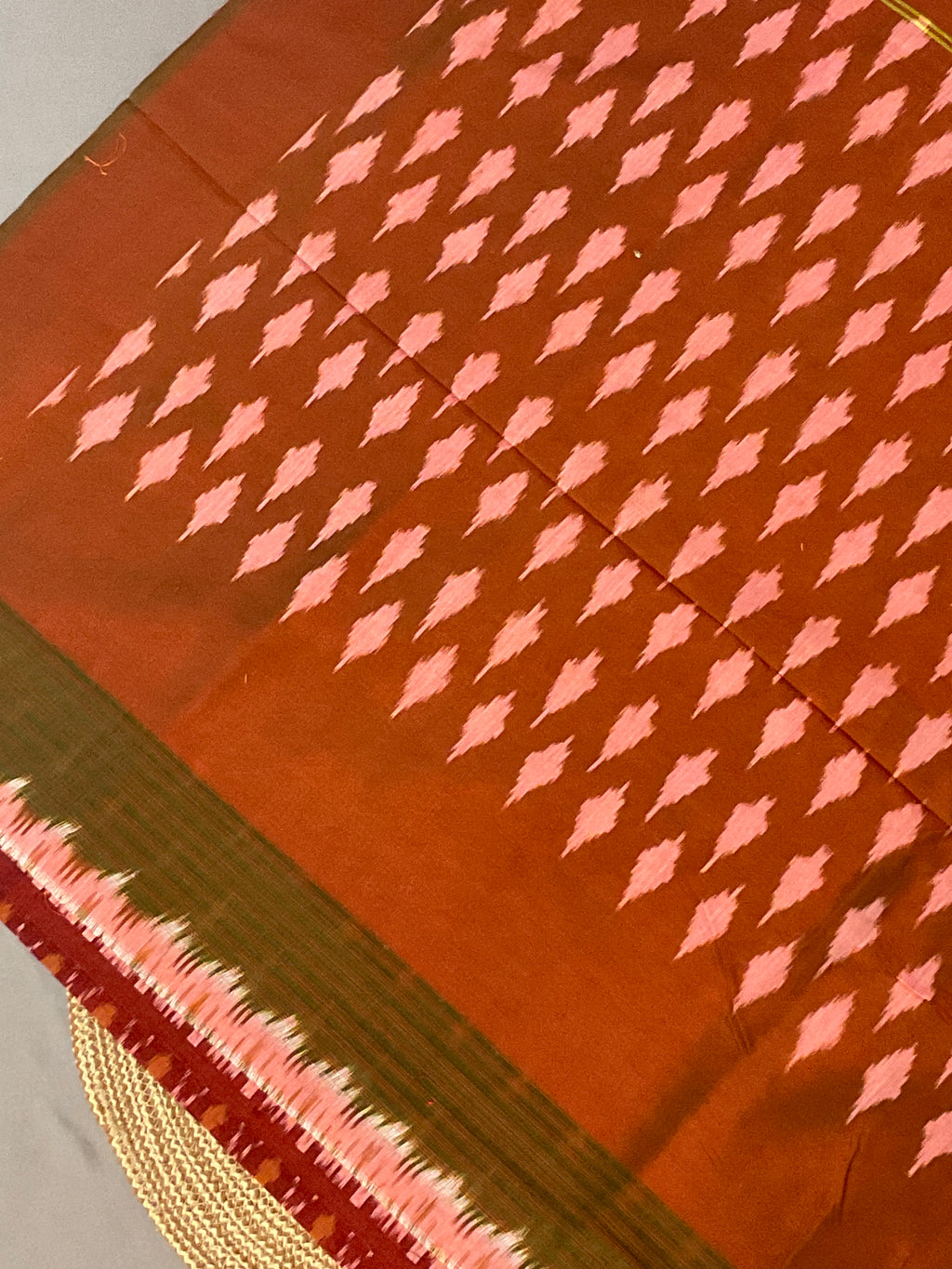 Red Pochampally Ikat Handloom Cotton Saree with Contrast Pallu – Without Blouse