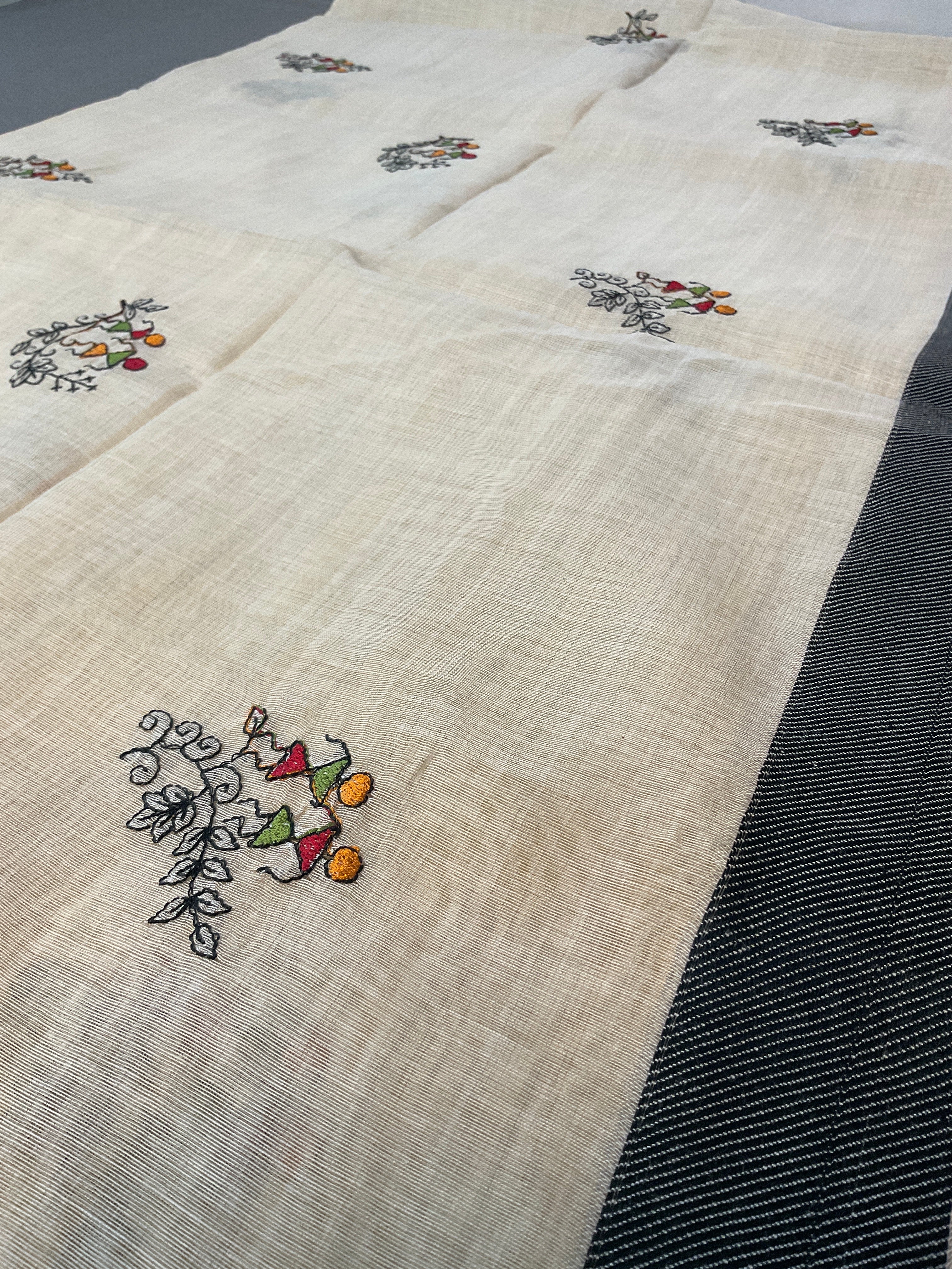 Kalamkari Hand Embroidery Cotton-Linen Saree – Off-White with Black Vareli Embroidery & Blouse