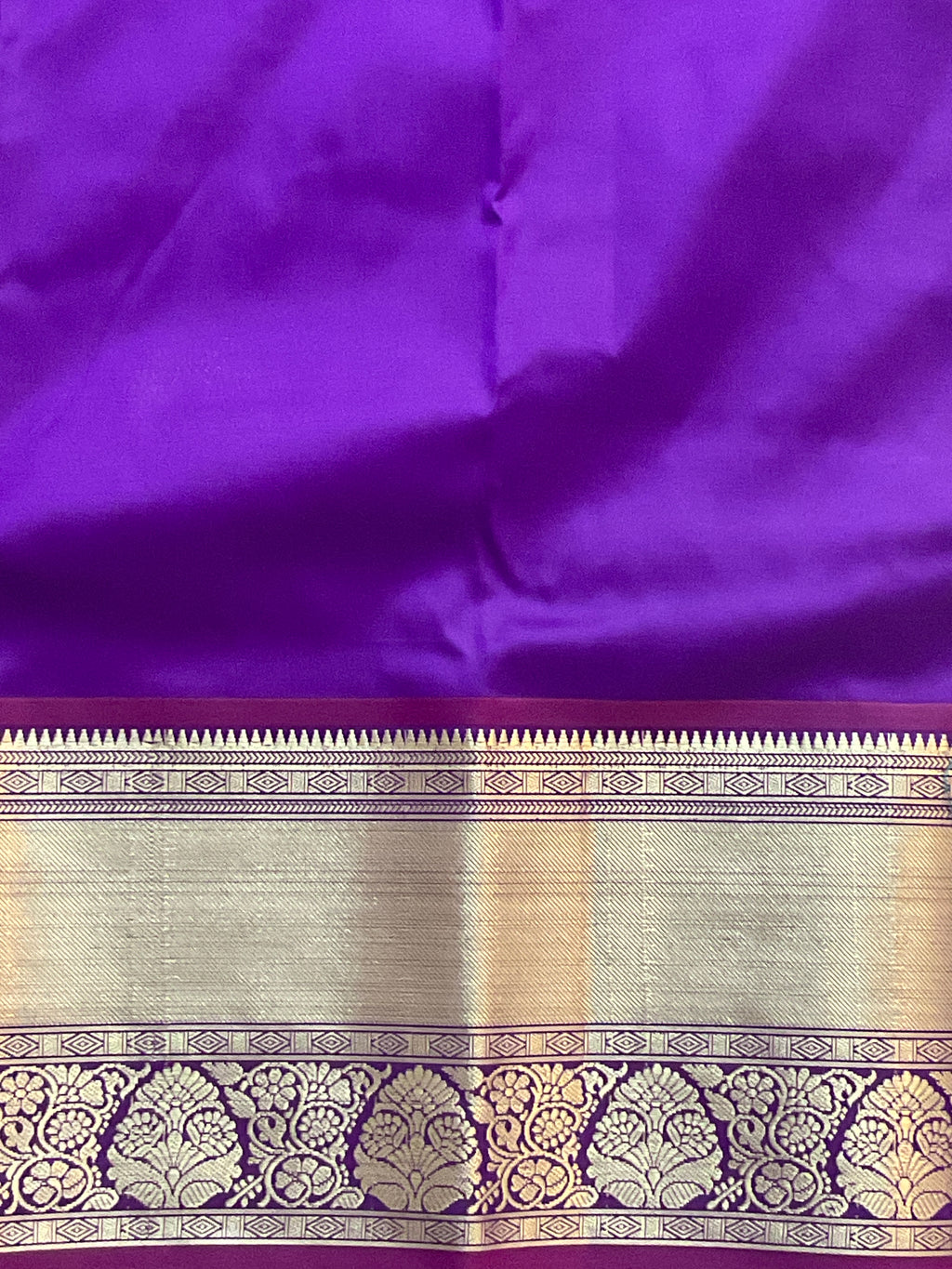 Kanchipuram Pattu Silk Saree in Grey with Contrast Pallu & Kanchi Border Blouse