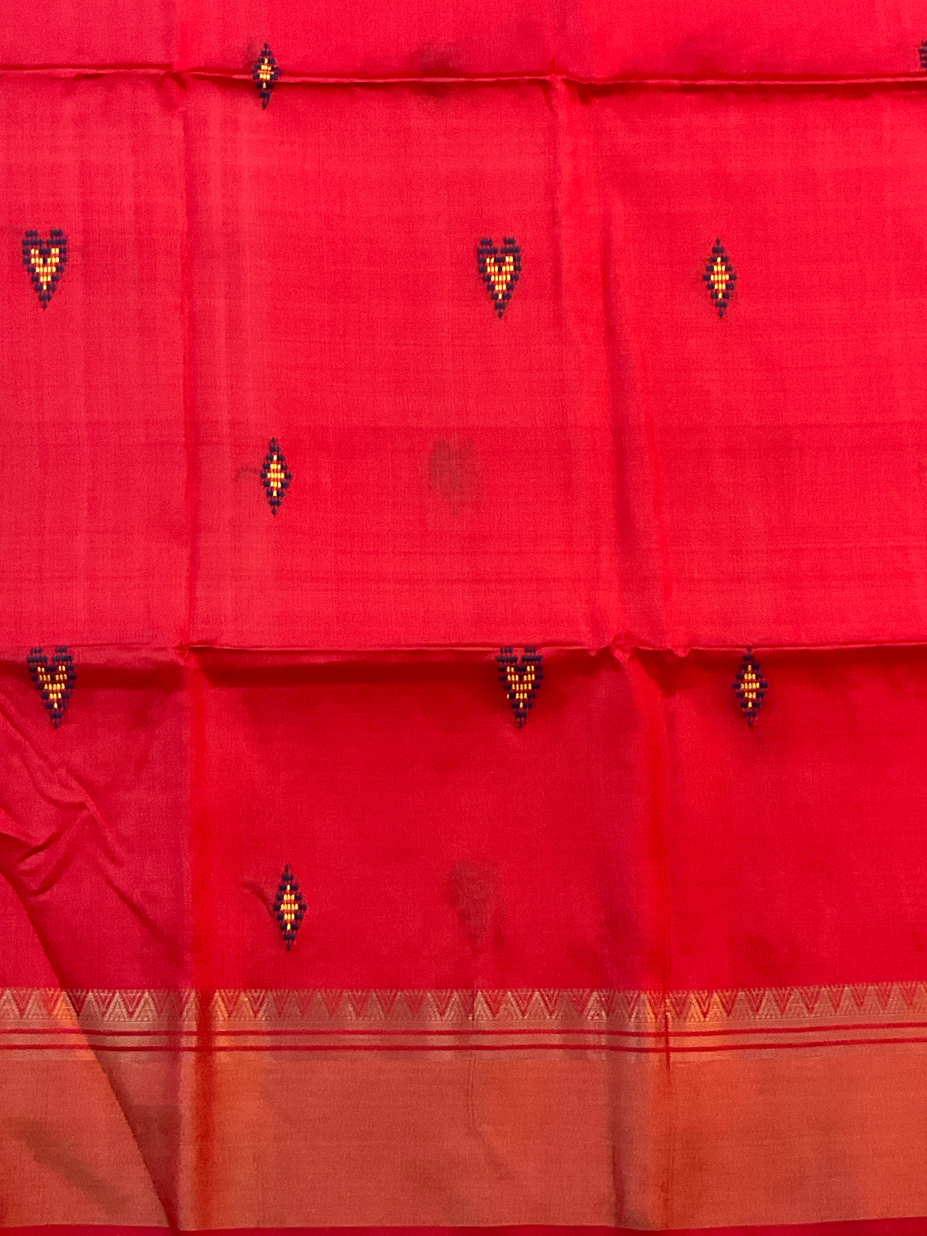Handwoven Pure Silk Saree in Green with Rich Weave Pallu, Contrast Border & Blouse