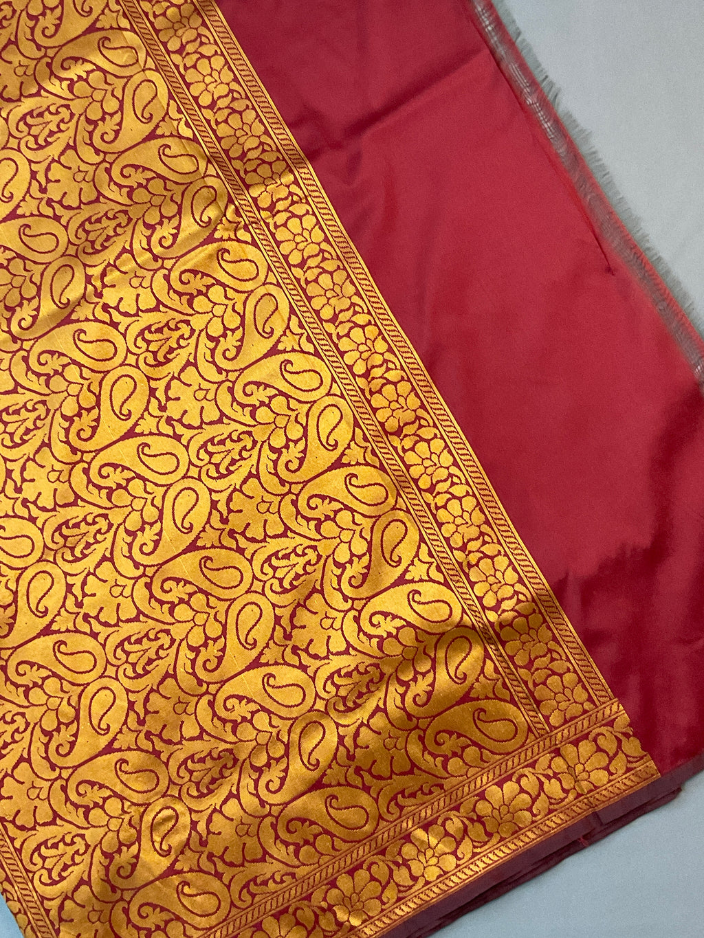 Red Jamdani Handloom Silk Saree with Gold Border & Gold Pallu with blouse
