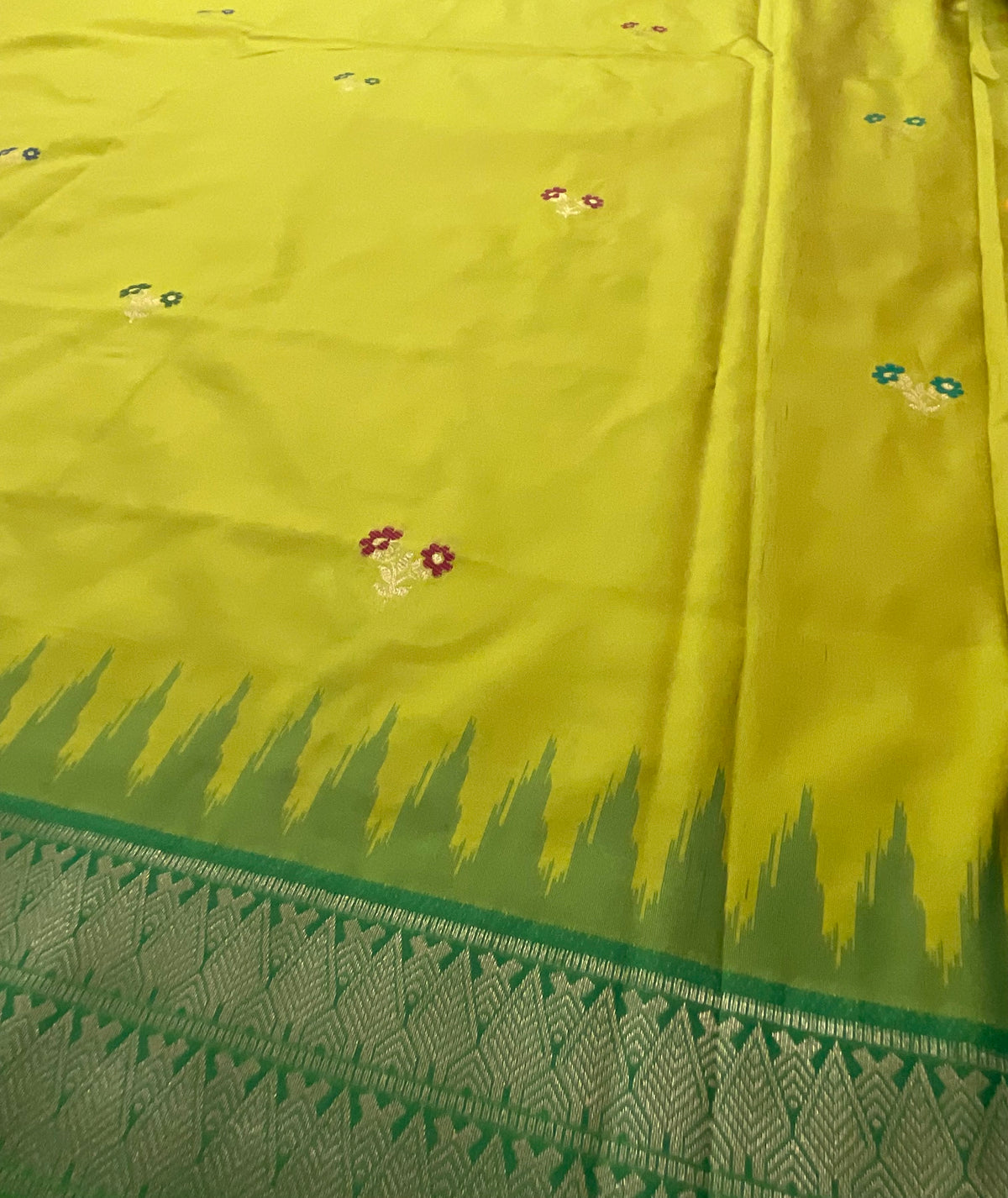Vibrant Green Jamdani Silk Saree with Temple Border and Dark Green Pallu