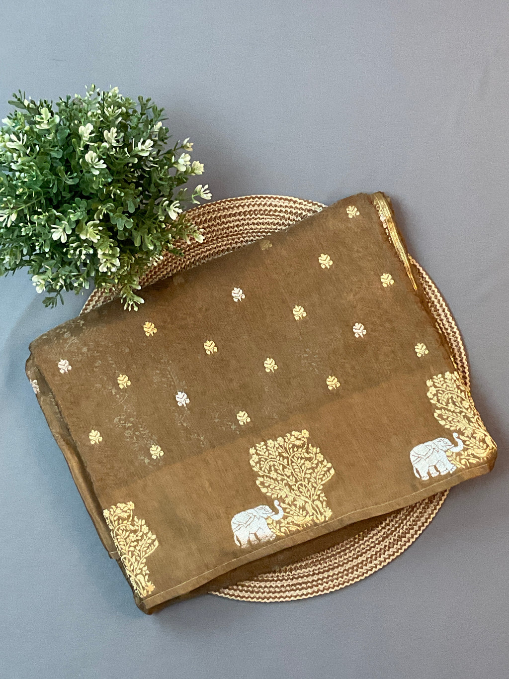 Brown Nizami Handloom Soft Silk Saree with Golden Pallu & Plain Blouse