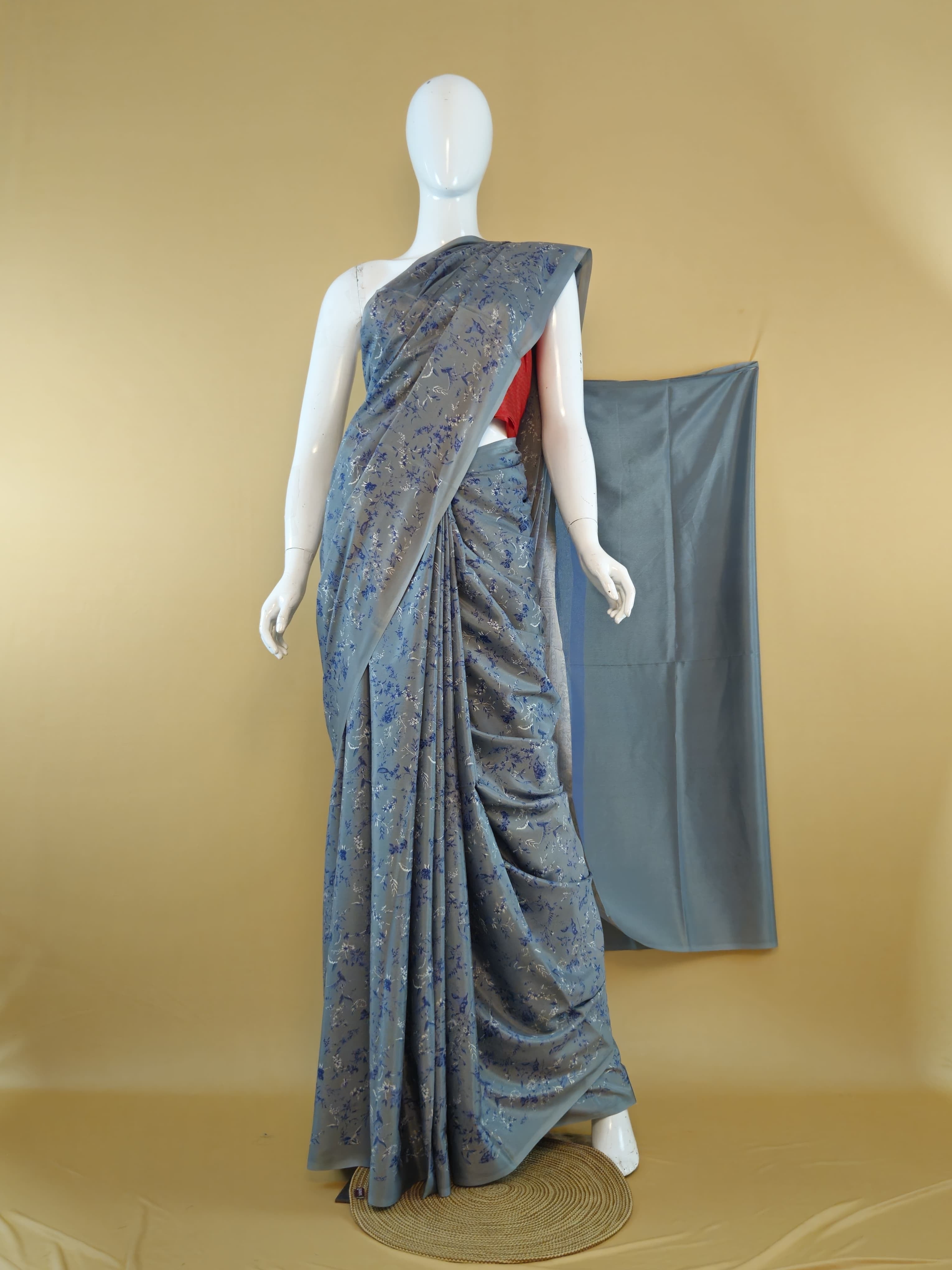 Garden Vareli Super Como Crepe Saree with Blouse — Gray