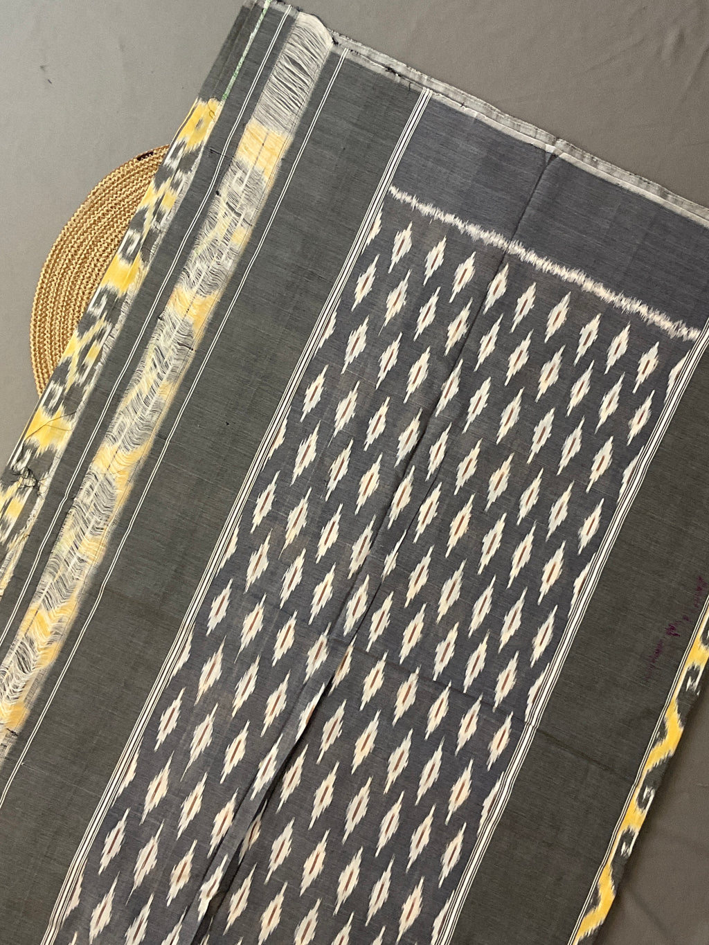 Light Yellow & Grey Pochampally Ikat Handloom Cotton Saree with Contrast Pallu – Without Blouse