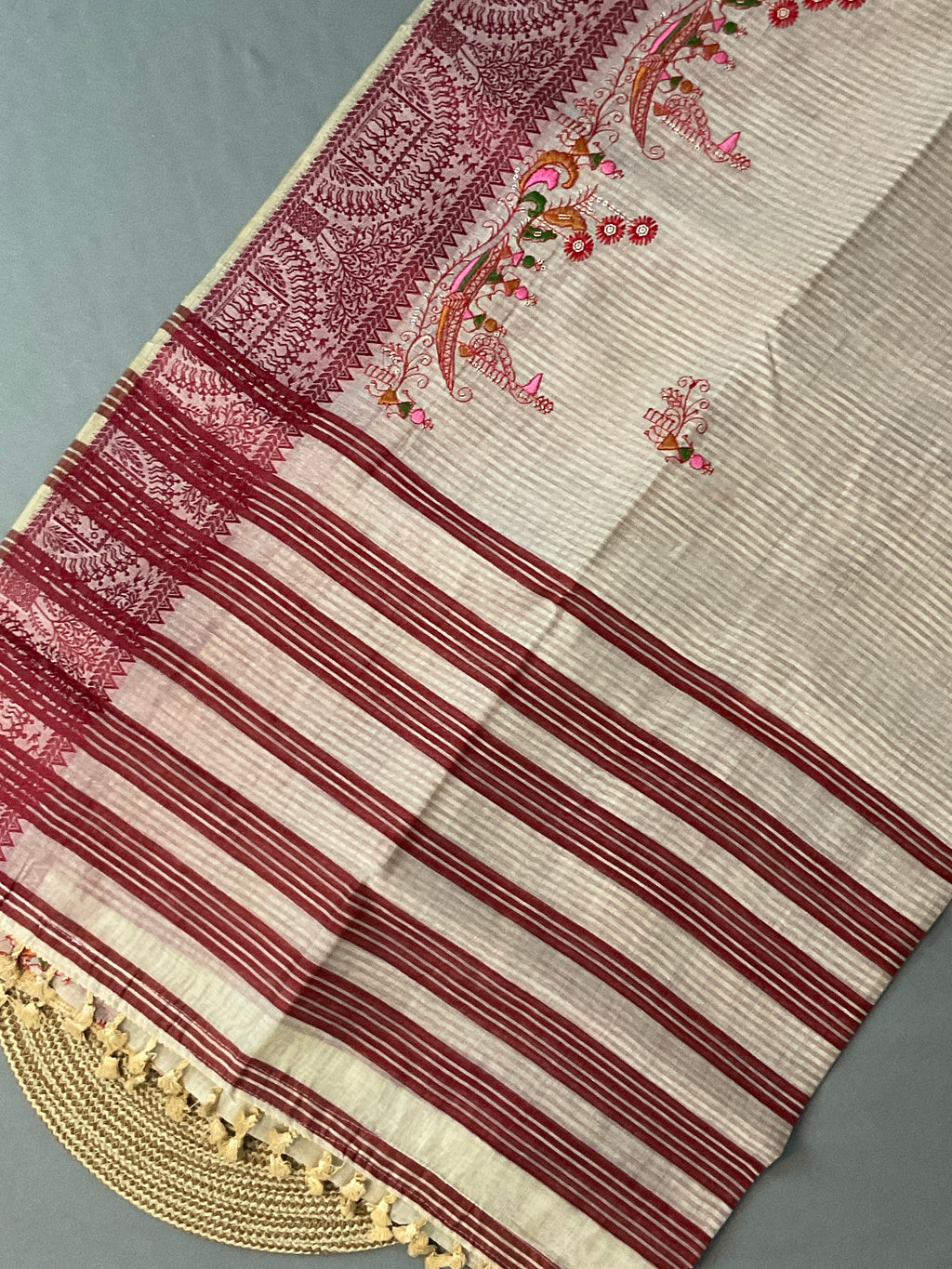 Kalamkari Hand Embroidery Cotton-Linen Saree – Off-White with Red Vareli Embroidery & Blouse