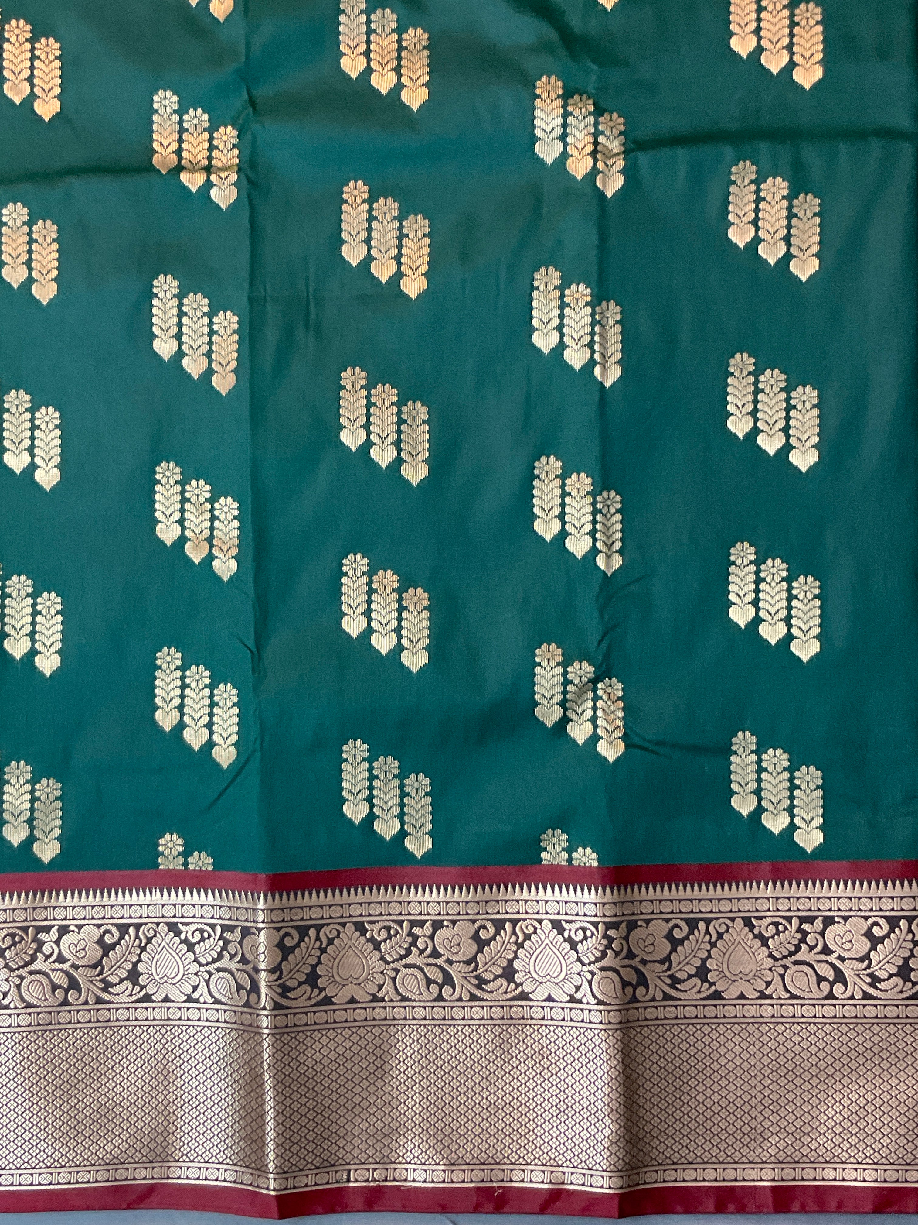 Kanchipuram Pattu Silk Saree in Dark Green with Contrast Pallu & Kanchi Border Blouse