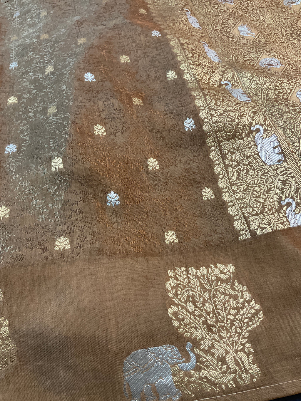 Brown Nizami Handloom Soft Silk Saree with Golden Pallu & Plain Blouse