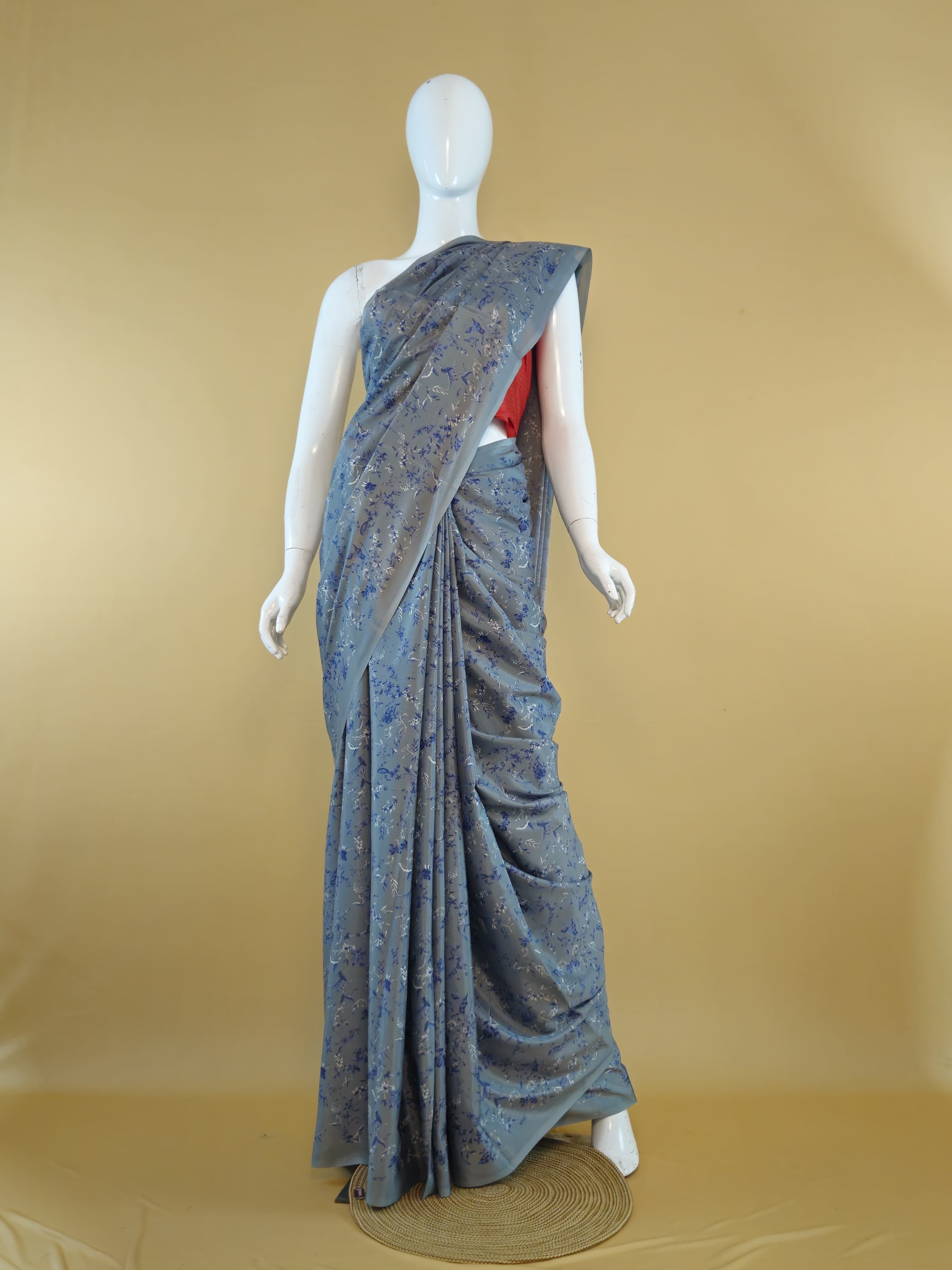 Garden Vareli Super Como Crepe Saree with Blouse — Gray