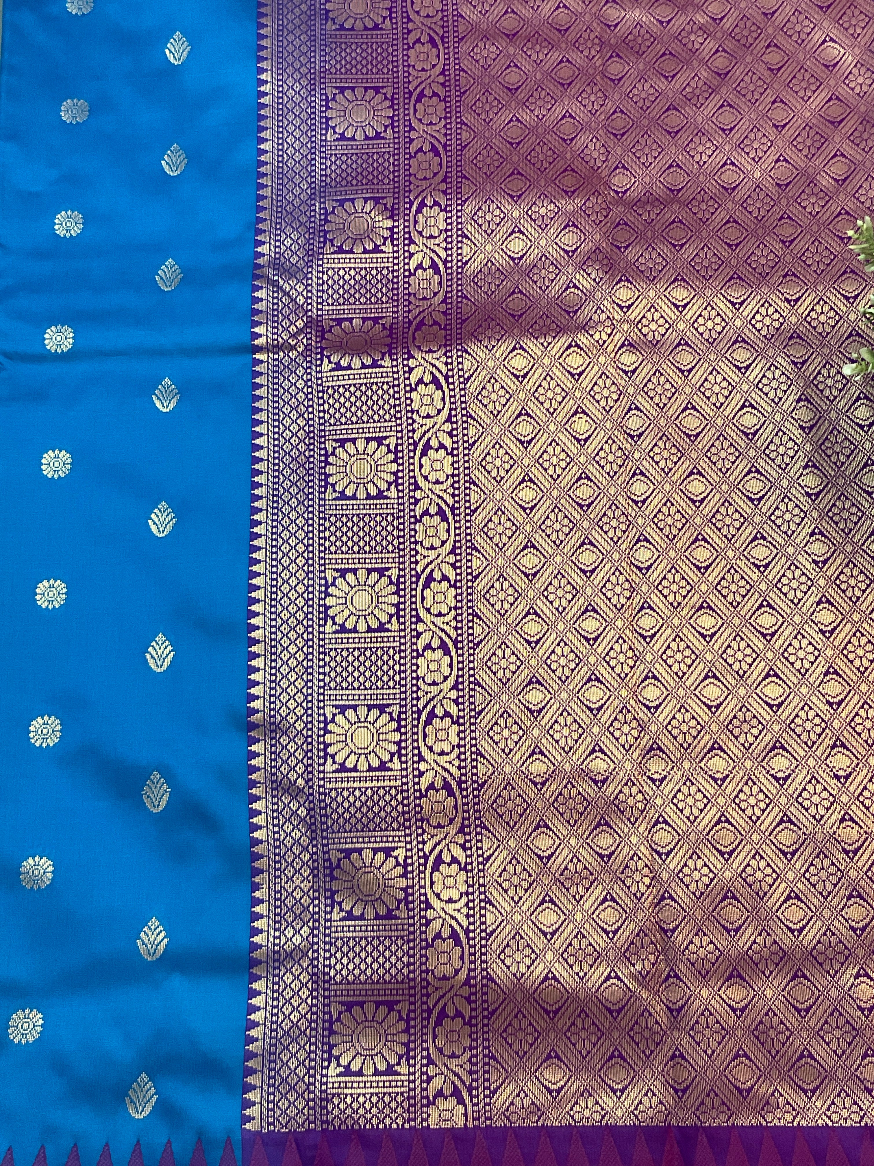 Kanchipuram Pattu Silk Saree in Blue with Contrast Pallu & Kanchi Border Blouse