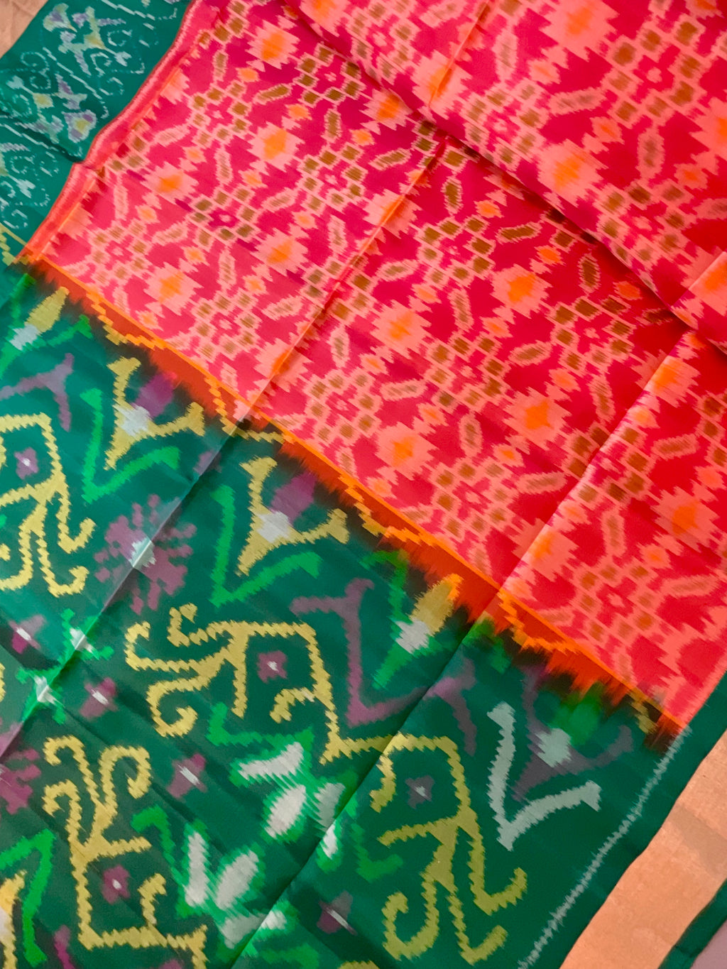 Royal Peach Pochampally Handwoven Ikat Silk Saree with Dark Green Contrast Pallu & Plain Blouse