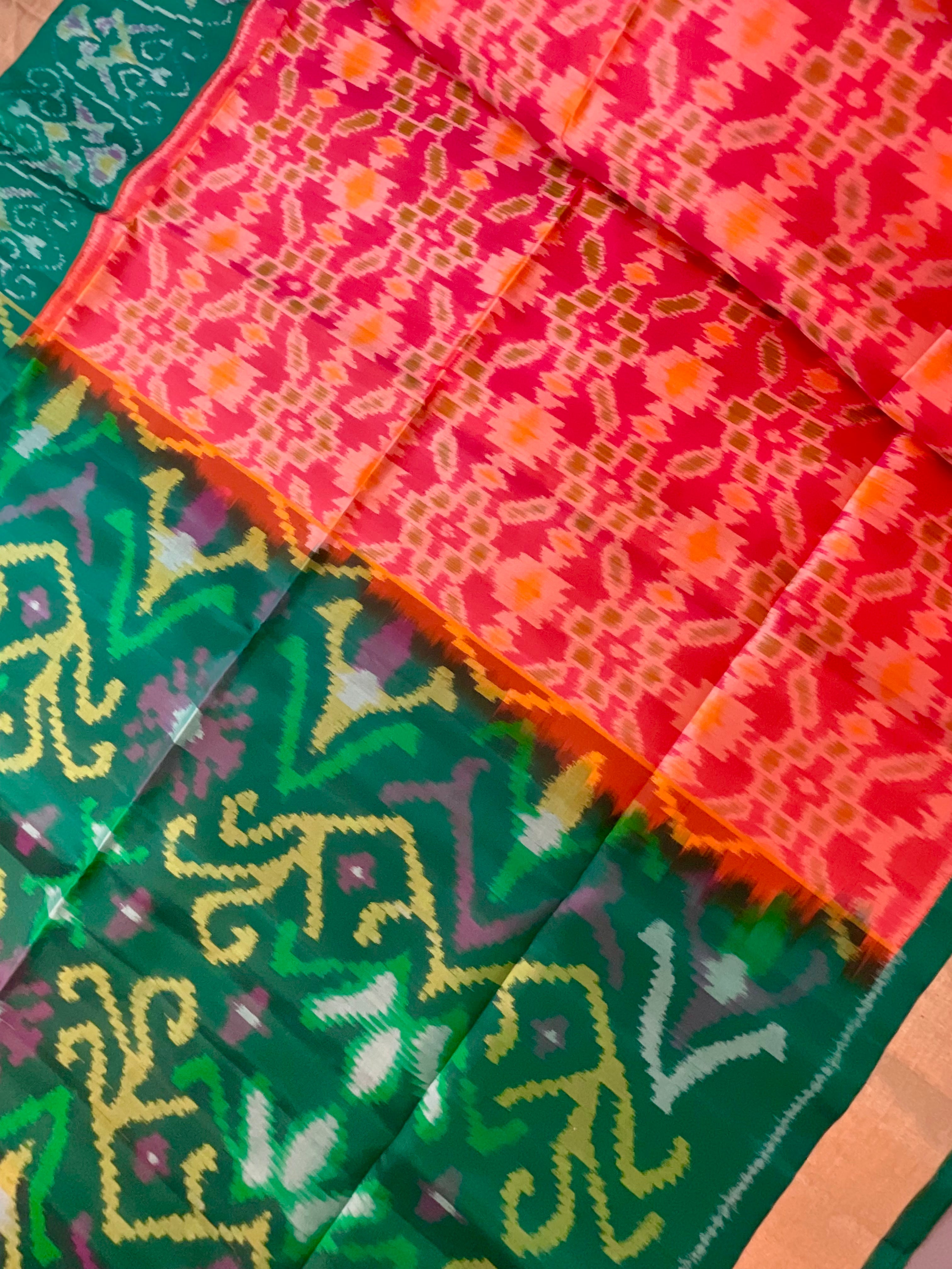 Royal Peach Pochampally Handwoven Ikat Silk Saree with Dark Green Contrast Pallu & Plain Blouse