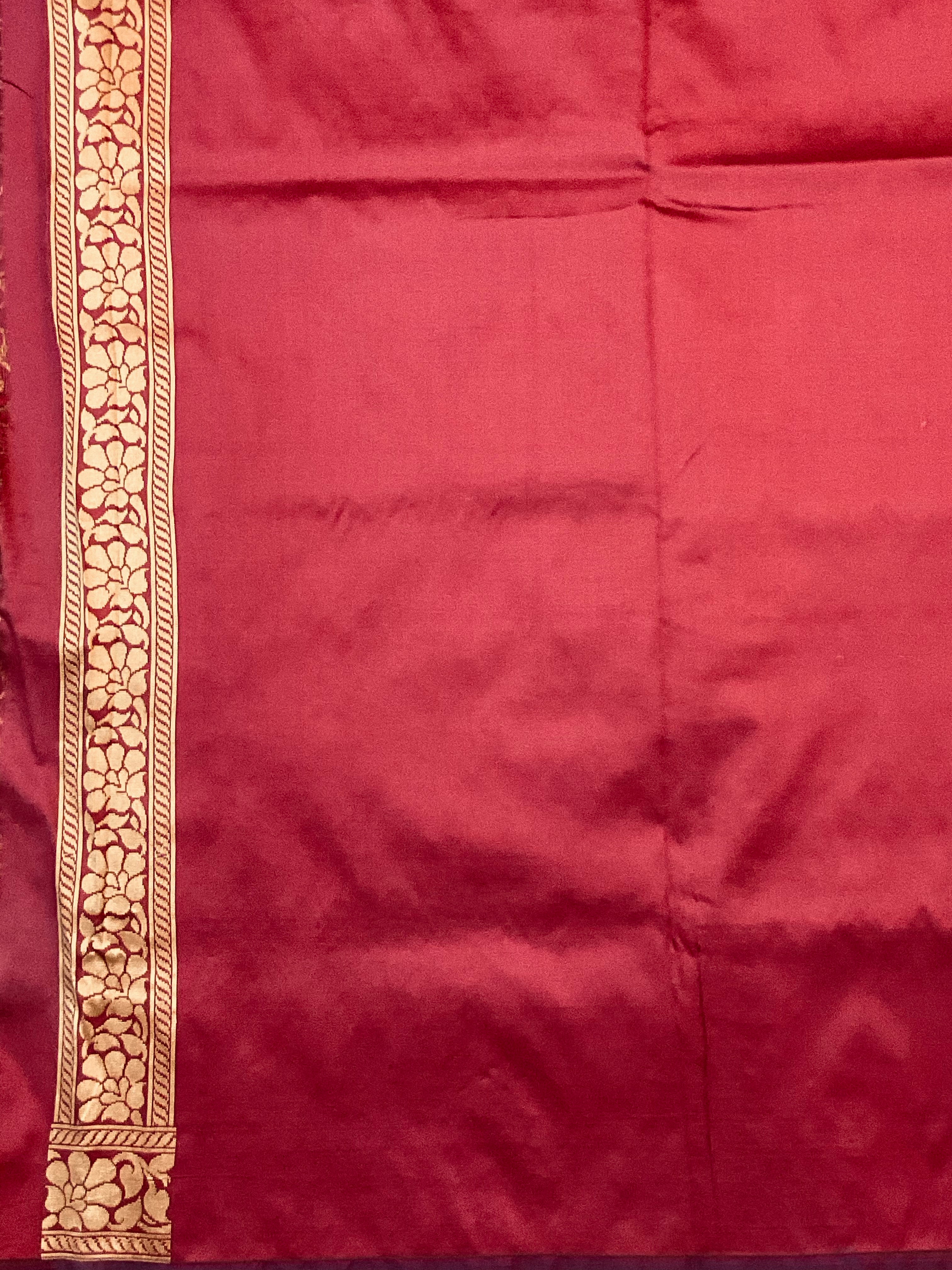 Red Jamdani Handloom Silk Saree with Gold Border & Gold Pallu with blouse