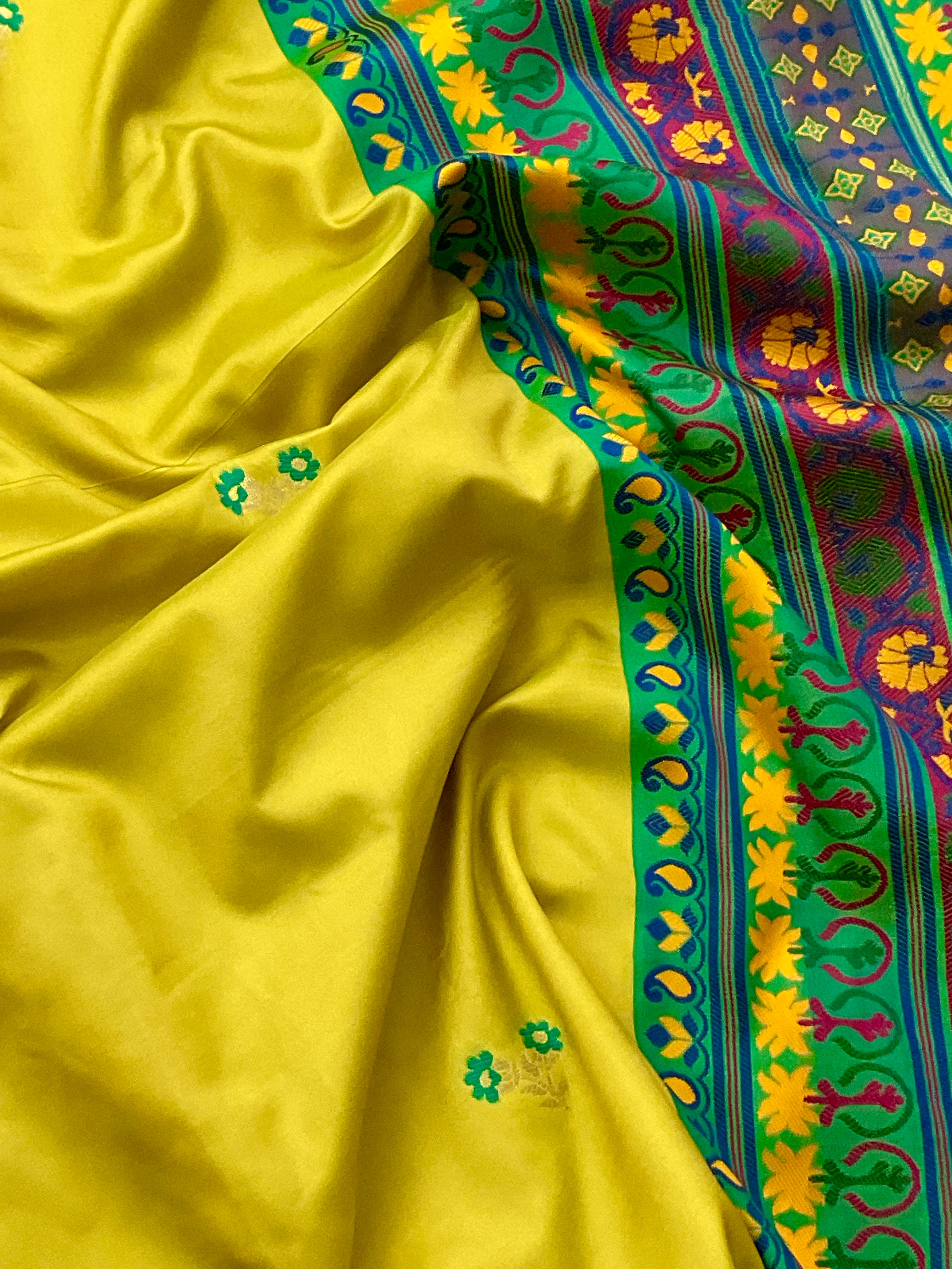 Vibrant Green Jamdani Silk Saree with Temple Border and Dark Green Pallu