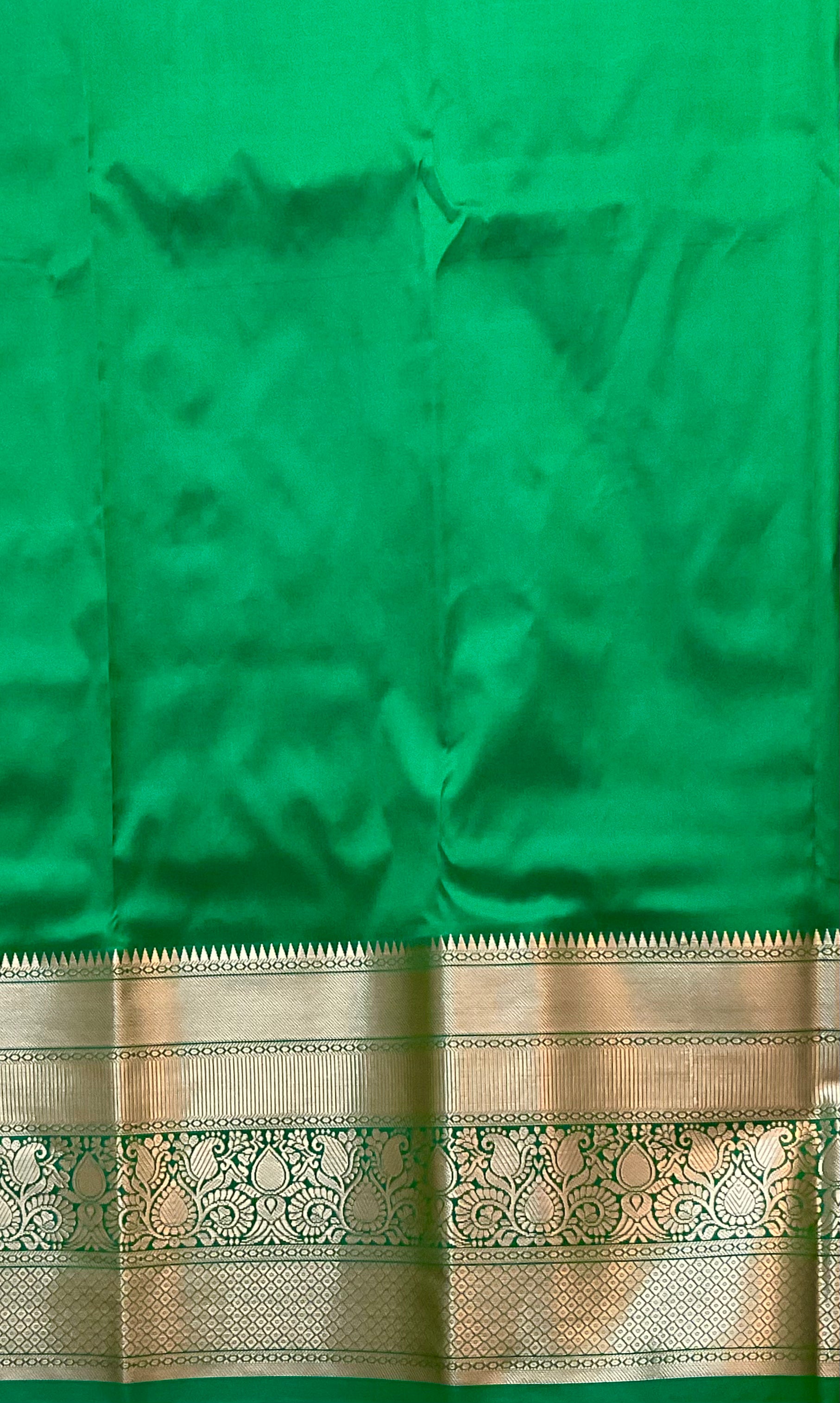 Kanchipuram Pattu Silk Saree in Purple with Contrast Pallu & Kanchi Border Blouse