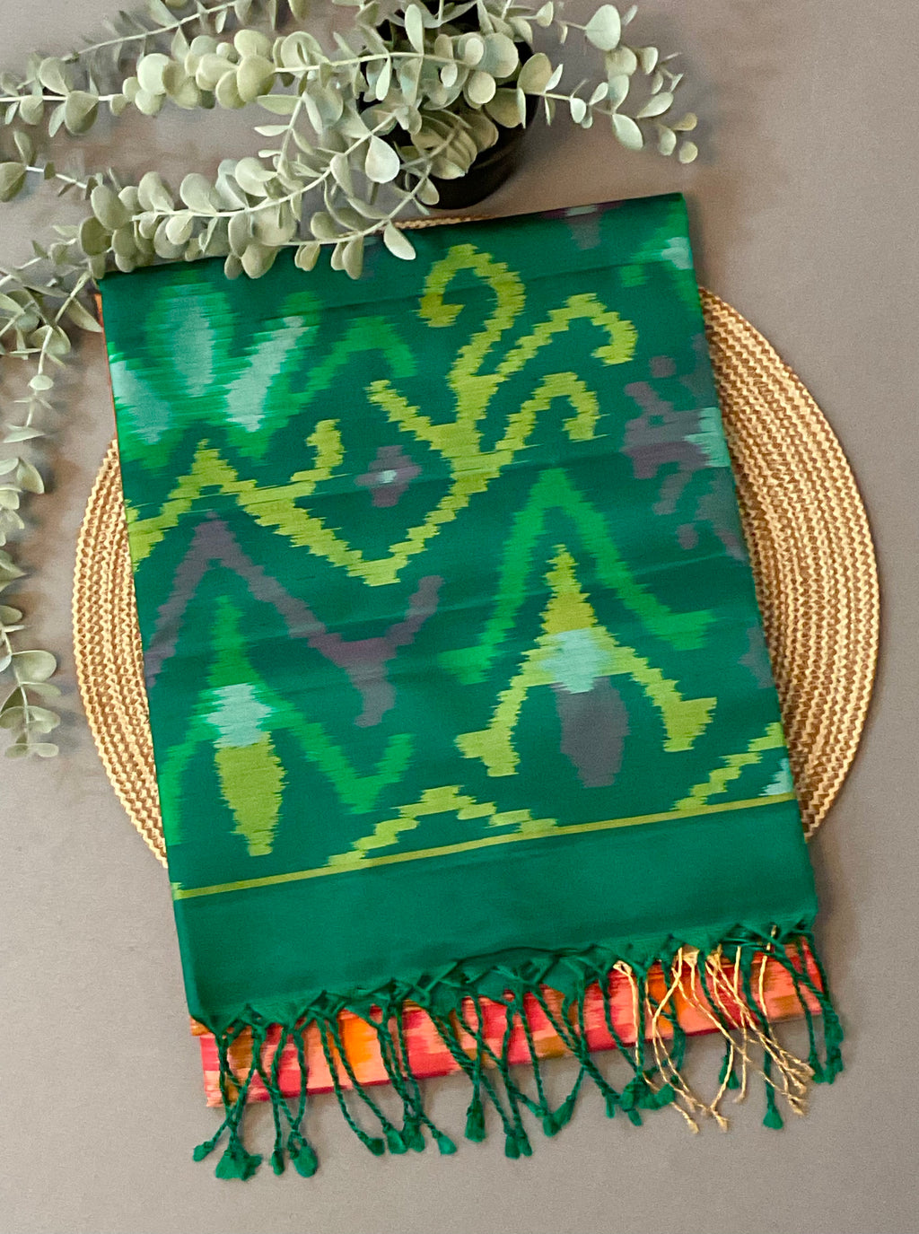 Royal Peach Pochampally Handwoven Ikat Silk Saree with Dark Green Contrast Pallu & Plain Blouse